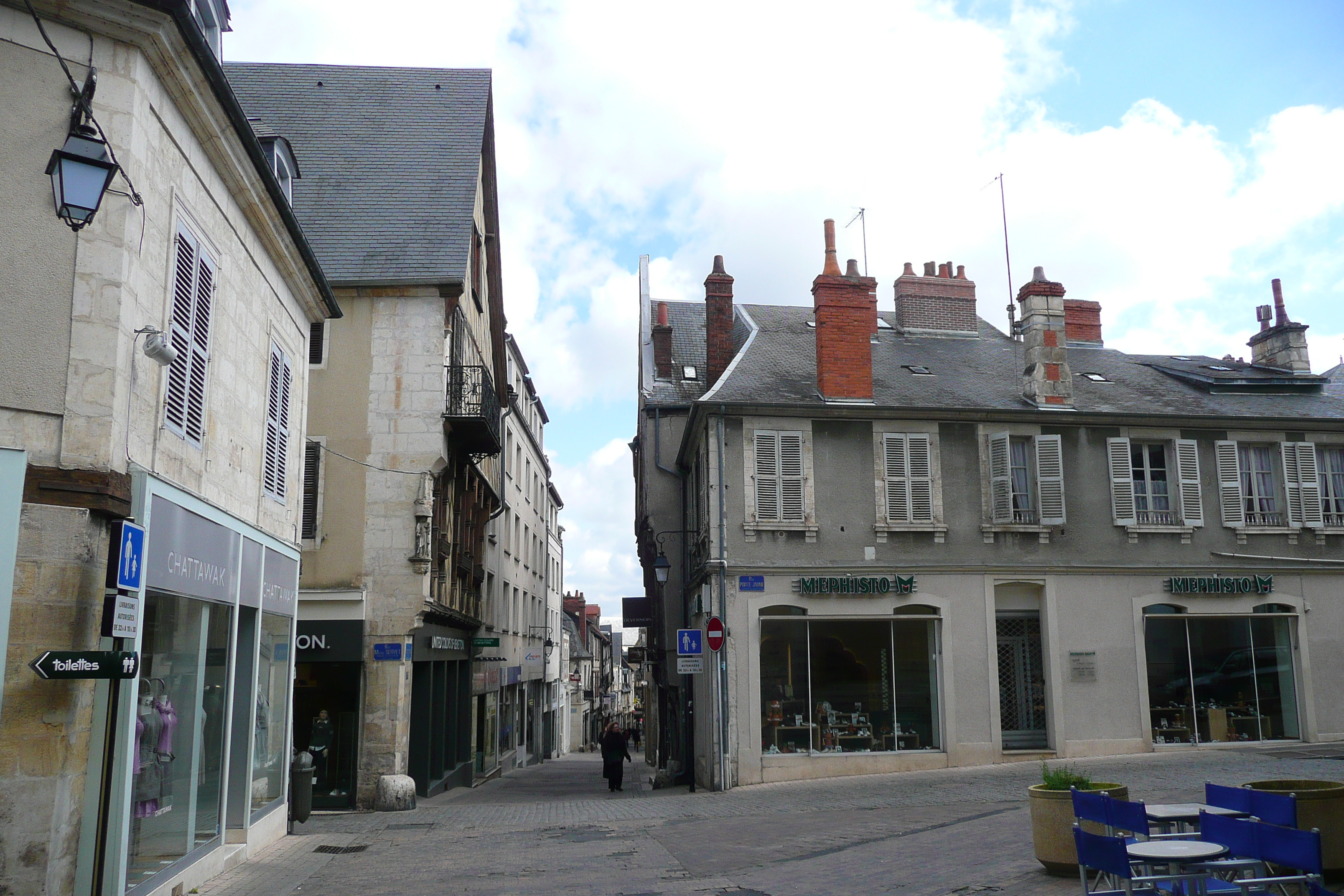 Picture France Bourges 2008-04 125 - Discovery Bourges