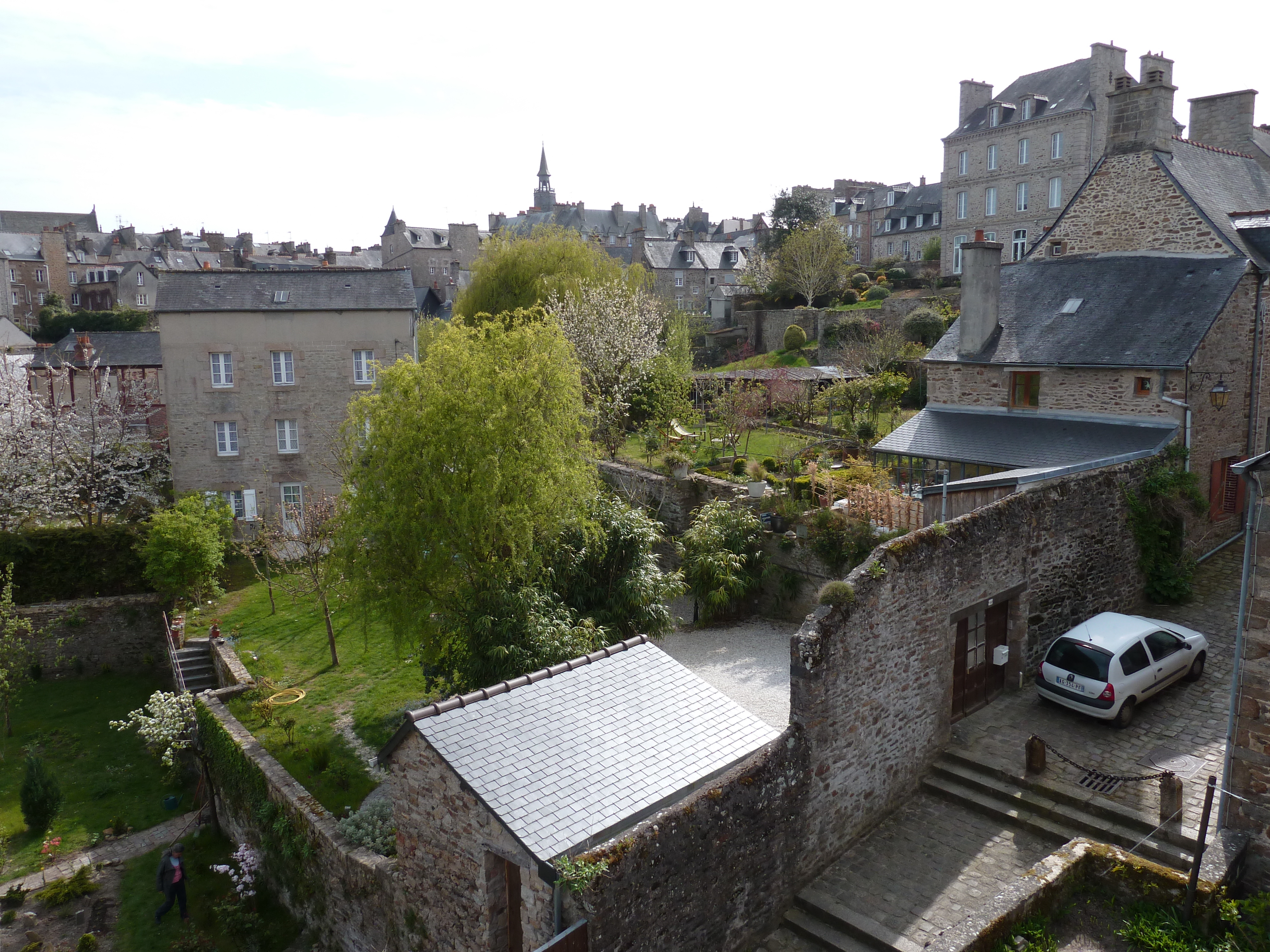 Picture France Dinan Dinan city walls 2010-04 24 - Discovery Dinan city walls