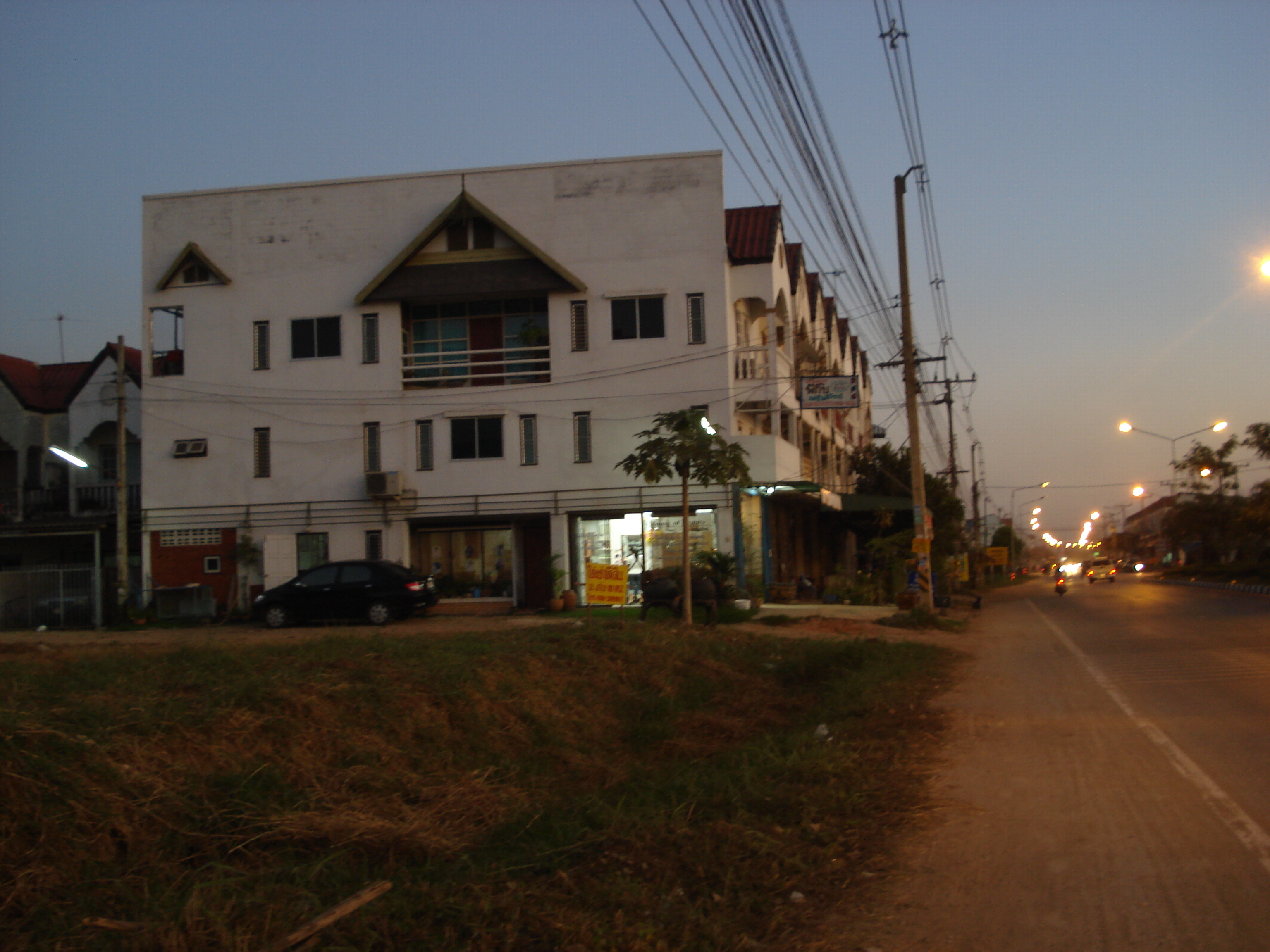 Picture Thailand Phitsanulok Ekatossarot Road 2008-01 2 - Tour Ekatossarot Road