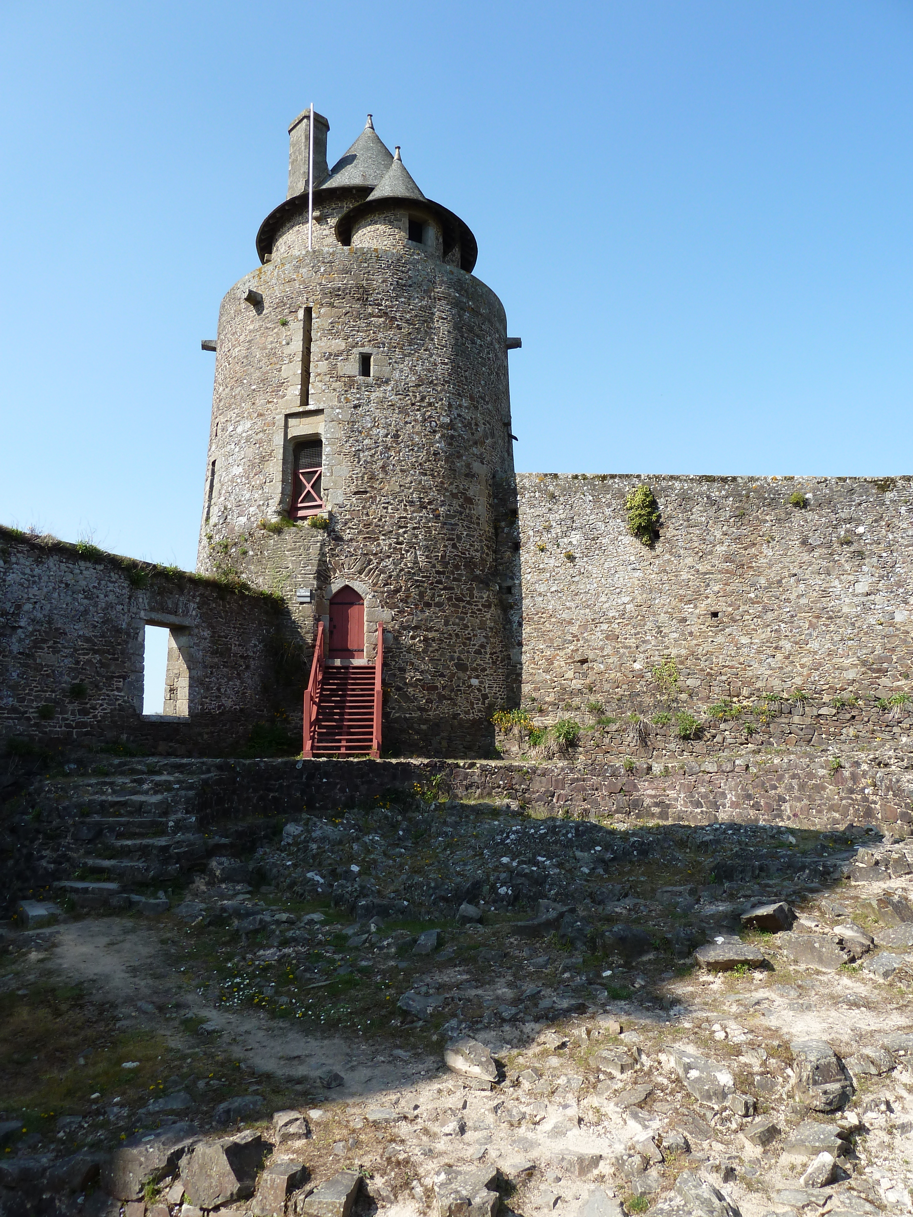 Picture France Fougeres 2010-04 197 - Tours Fougeres