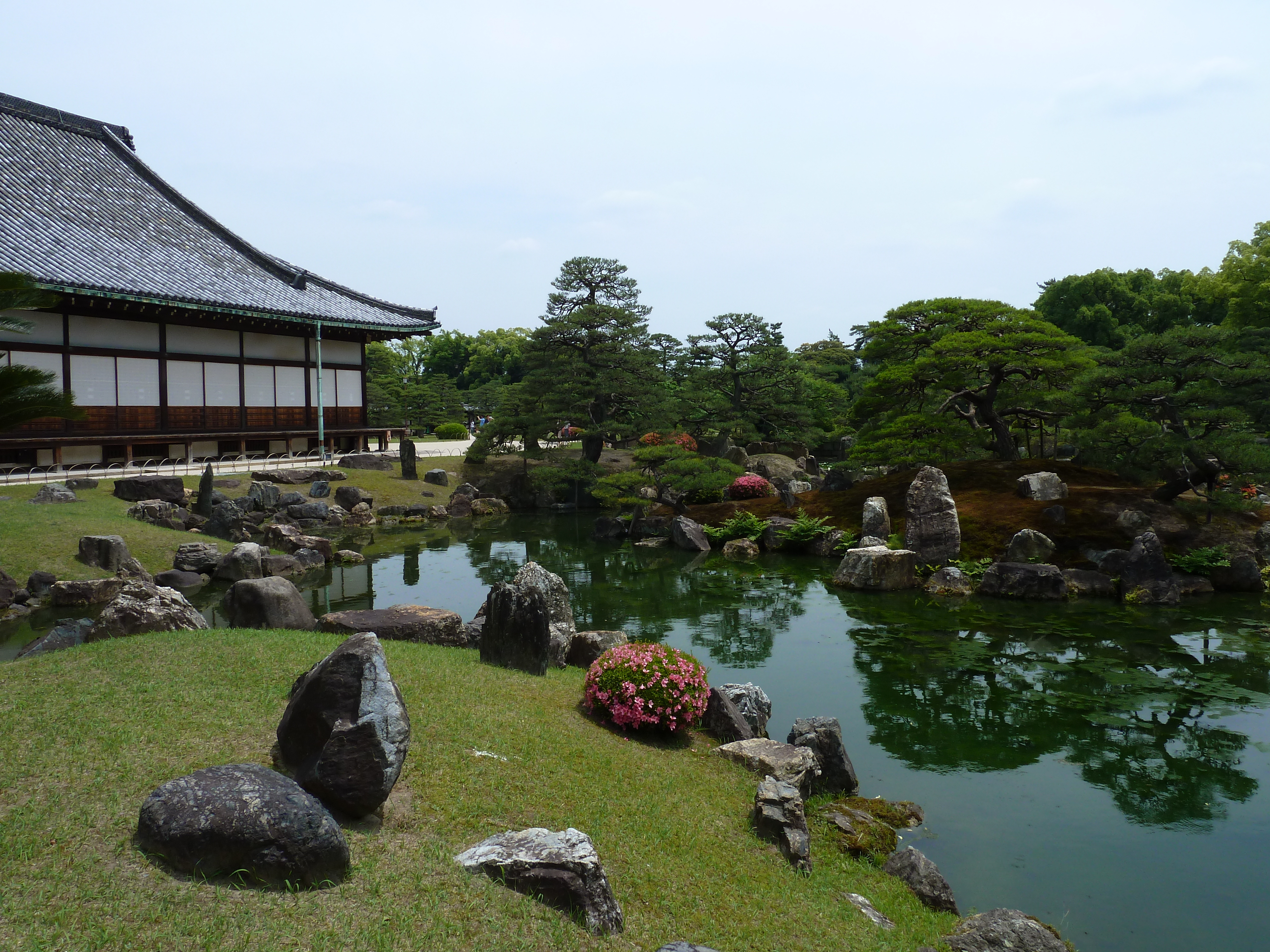 Picture Japan Kyoto Nijo Castle Ninomaru Garden 2010-06 16 - Center Ninomaru Garden