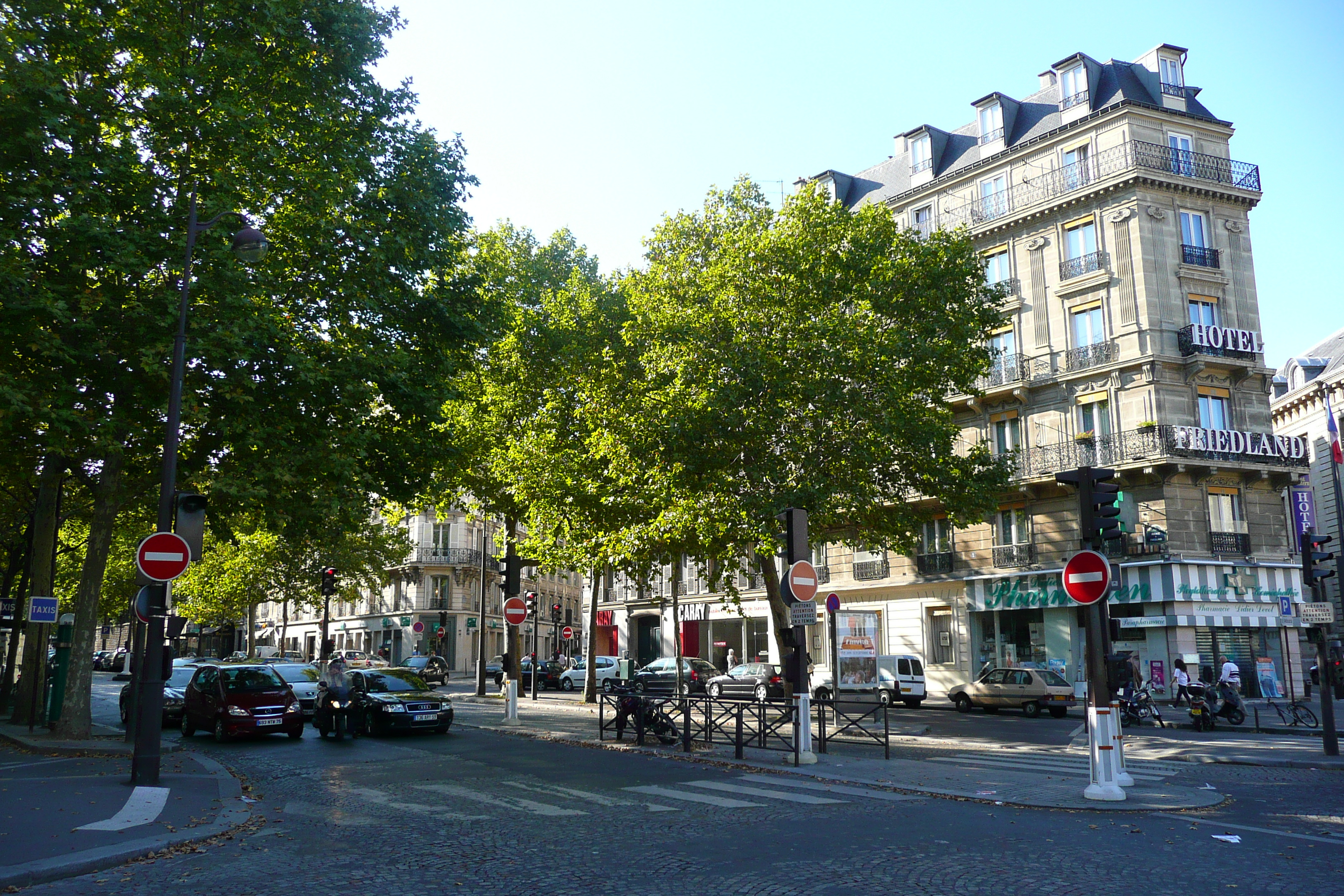 Picture France Paris Avenue de Friedland 2007-09 52 - Center Avenue de Friedland