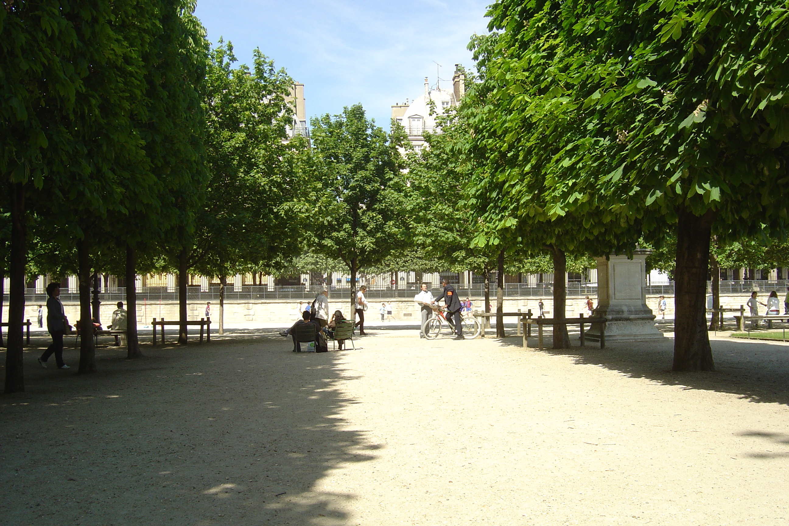 Picture France Paris Garden of Tuileries 2007-05 366 - History Garden of Tuileries