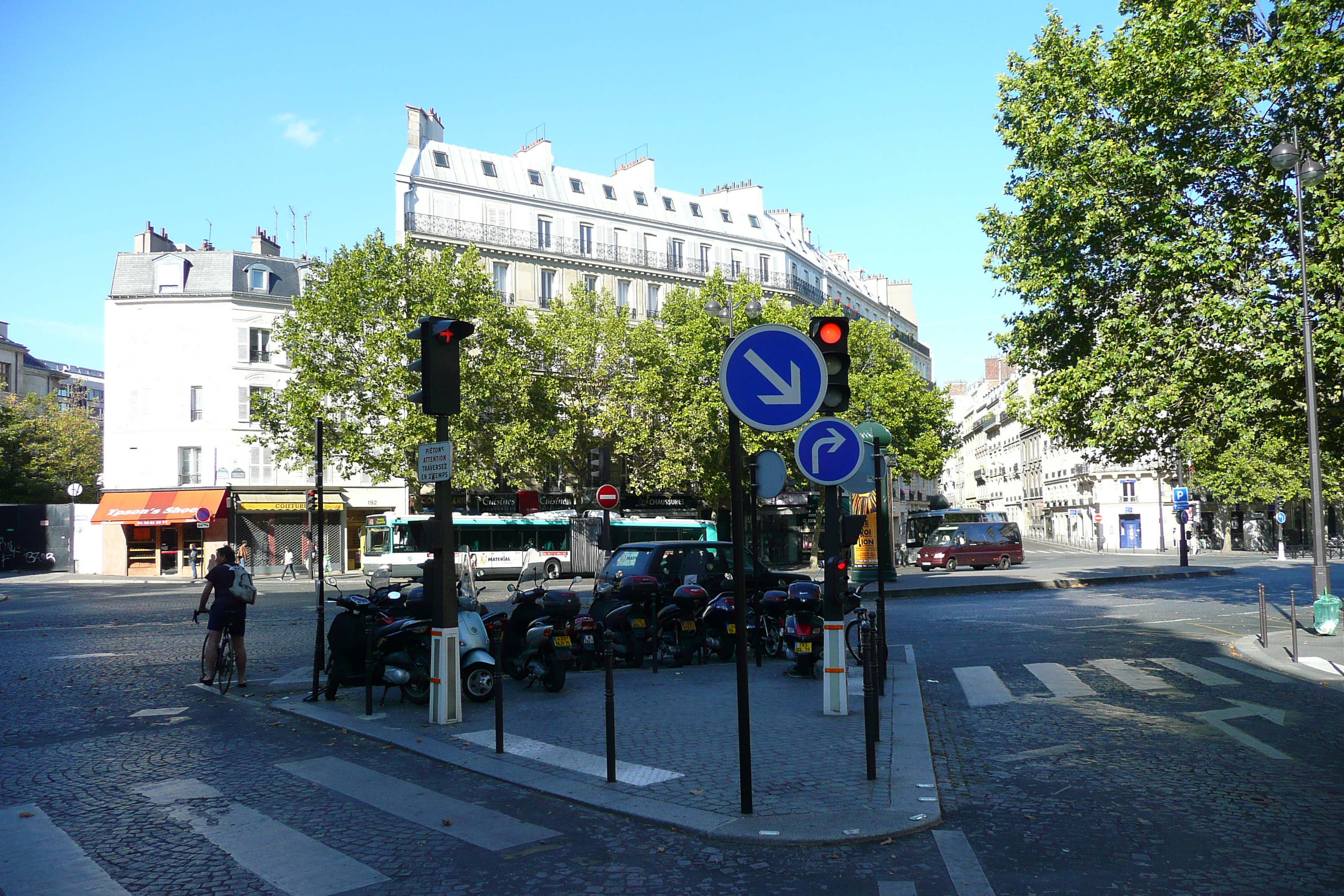 Picture France Paris Avenue de Friedland 2007-09 47 - Center Avenue de Friedland