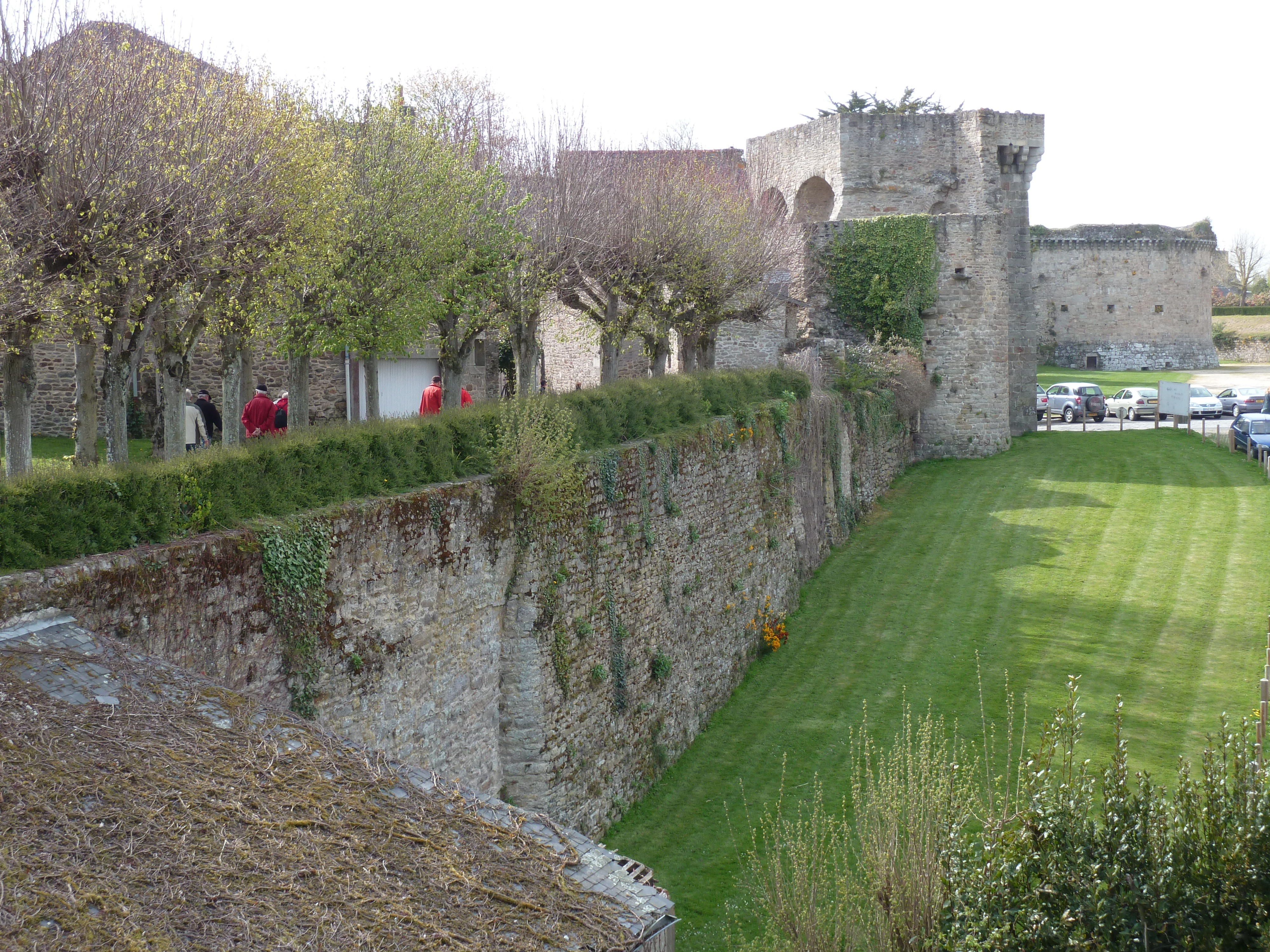 Picture France Dinan Dinan city walls 2010-04 39 - Recreation Dinan city walls