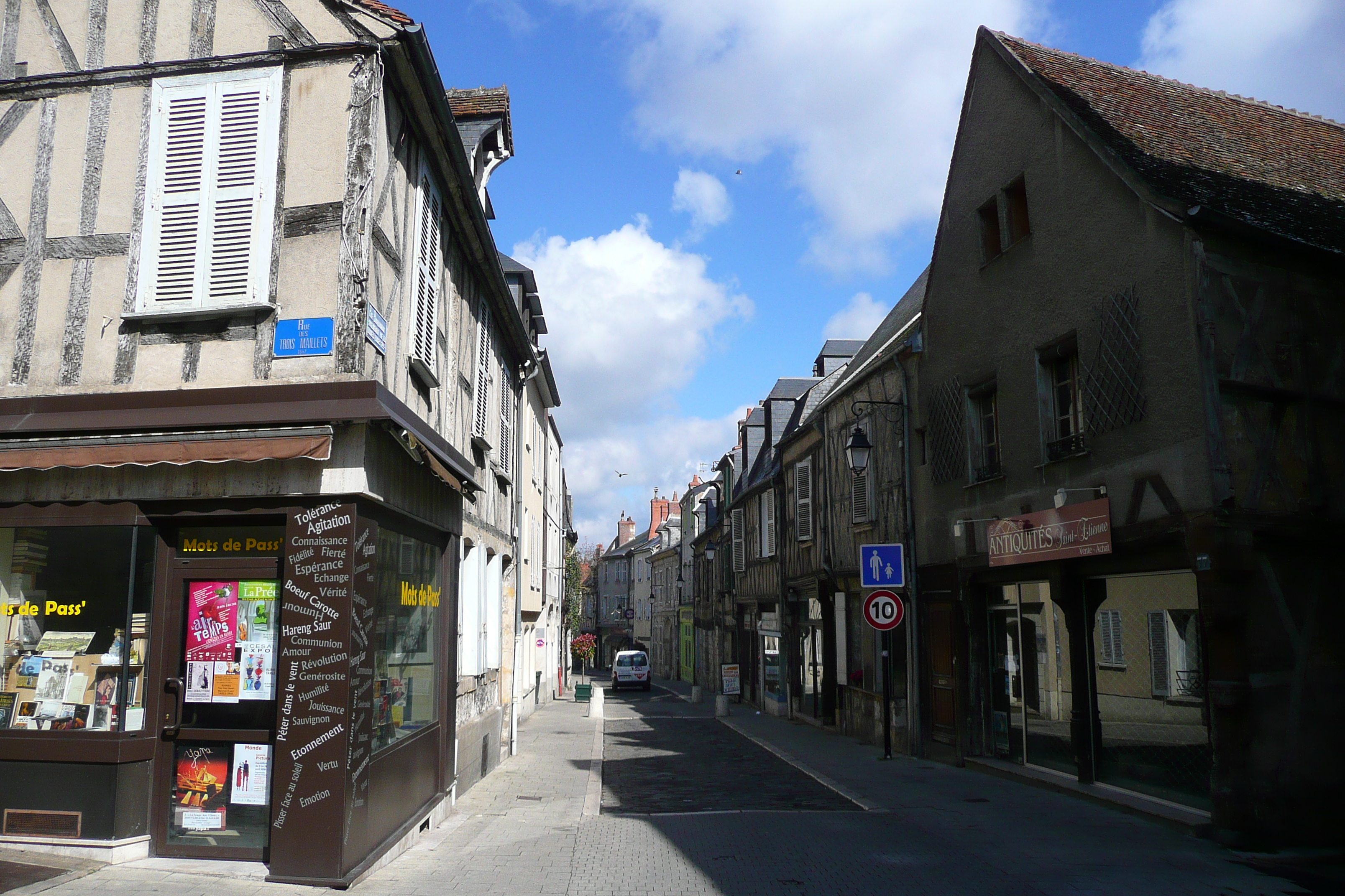 Picture France Bourges 2008-04 11 - Tours Bourges