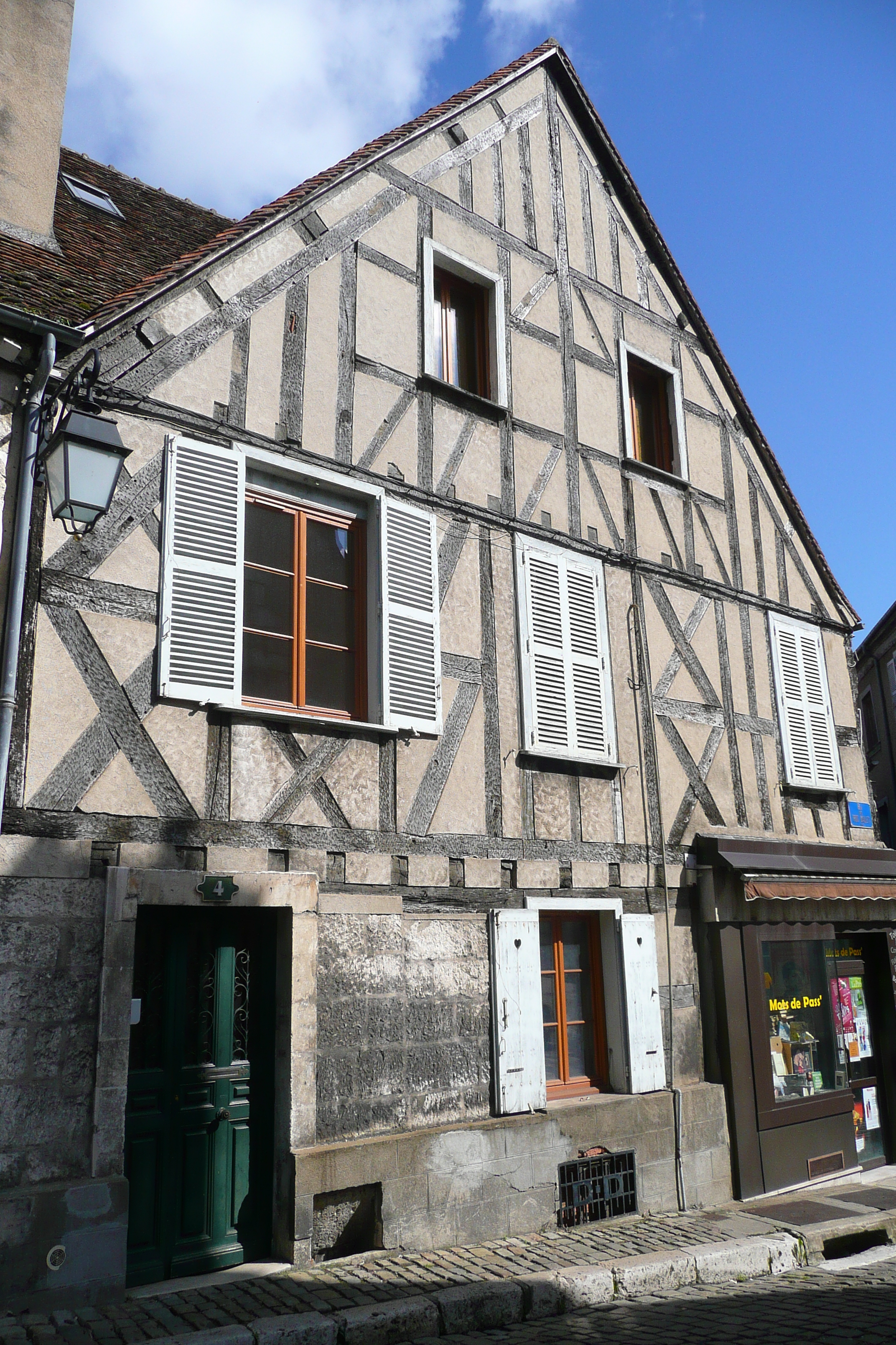 Picture France Bourges 2008-04 8 - Tour Bourges