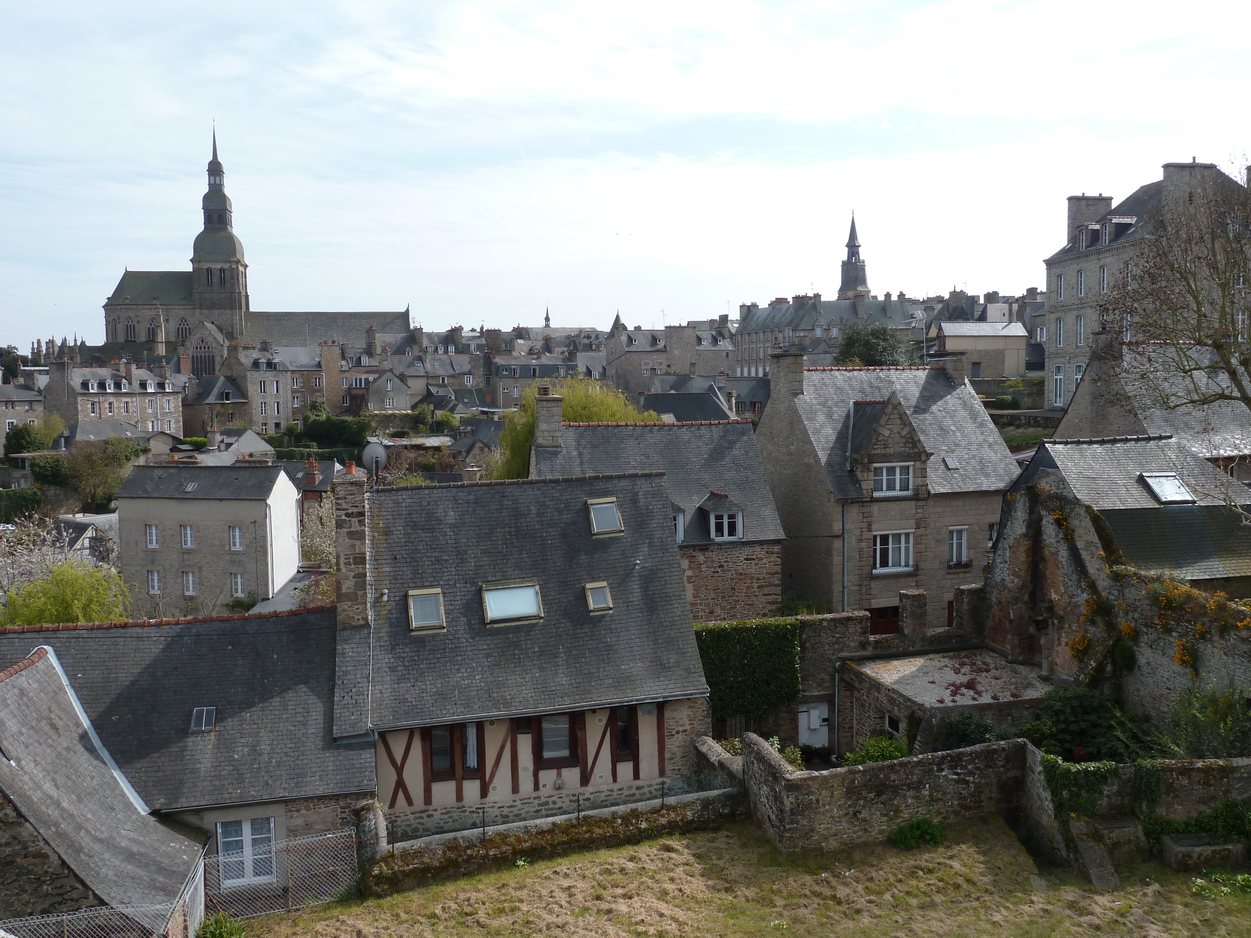 Picture France Dinan Dinan city walls 2010-04 3 - Center Dinan city walls