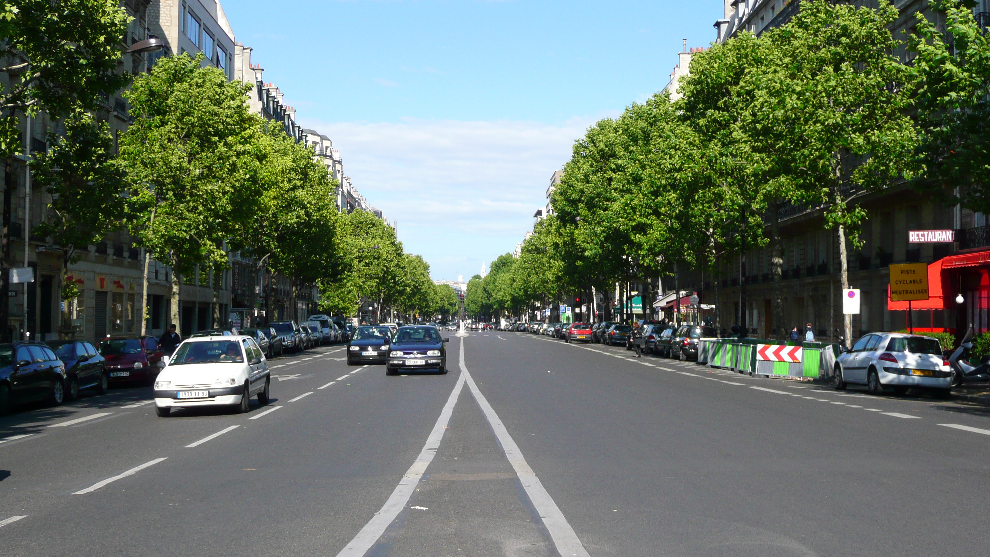 Picture France Paris Place des Ternes 2007-05 2 - Recreation Place des Ternes