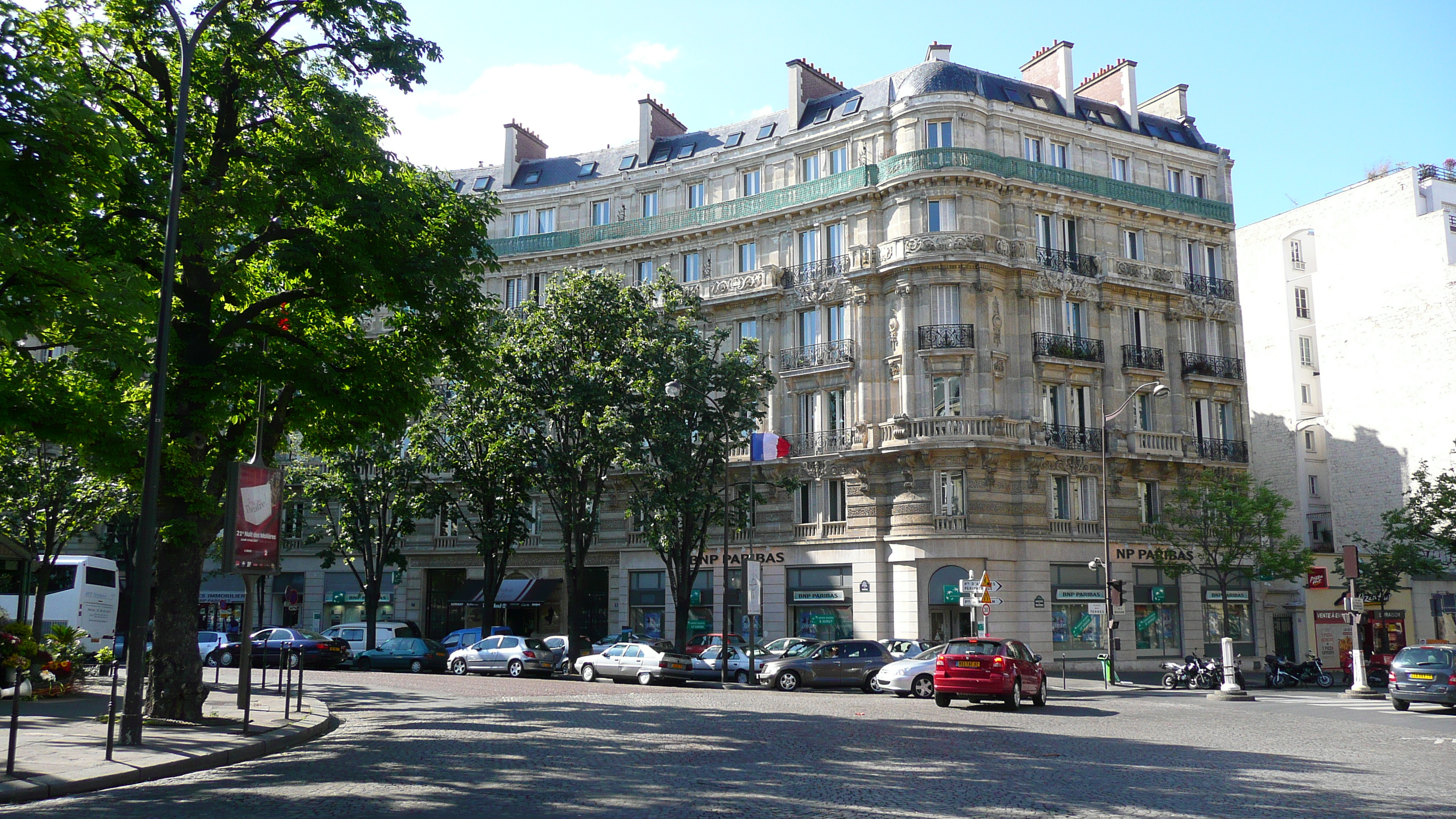 Picture France Paris Place des Ternes 2007-05 3 - Recreation Place des Ternes