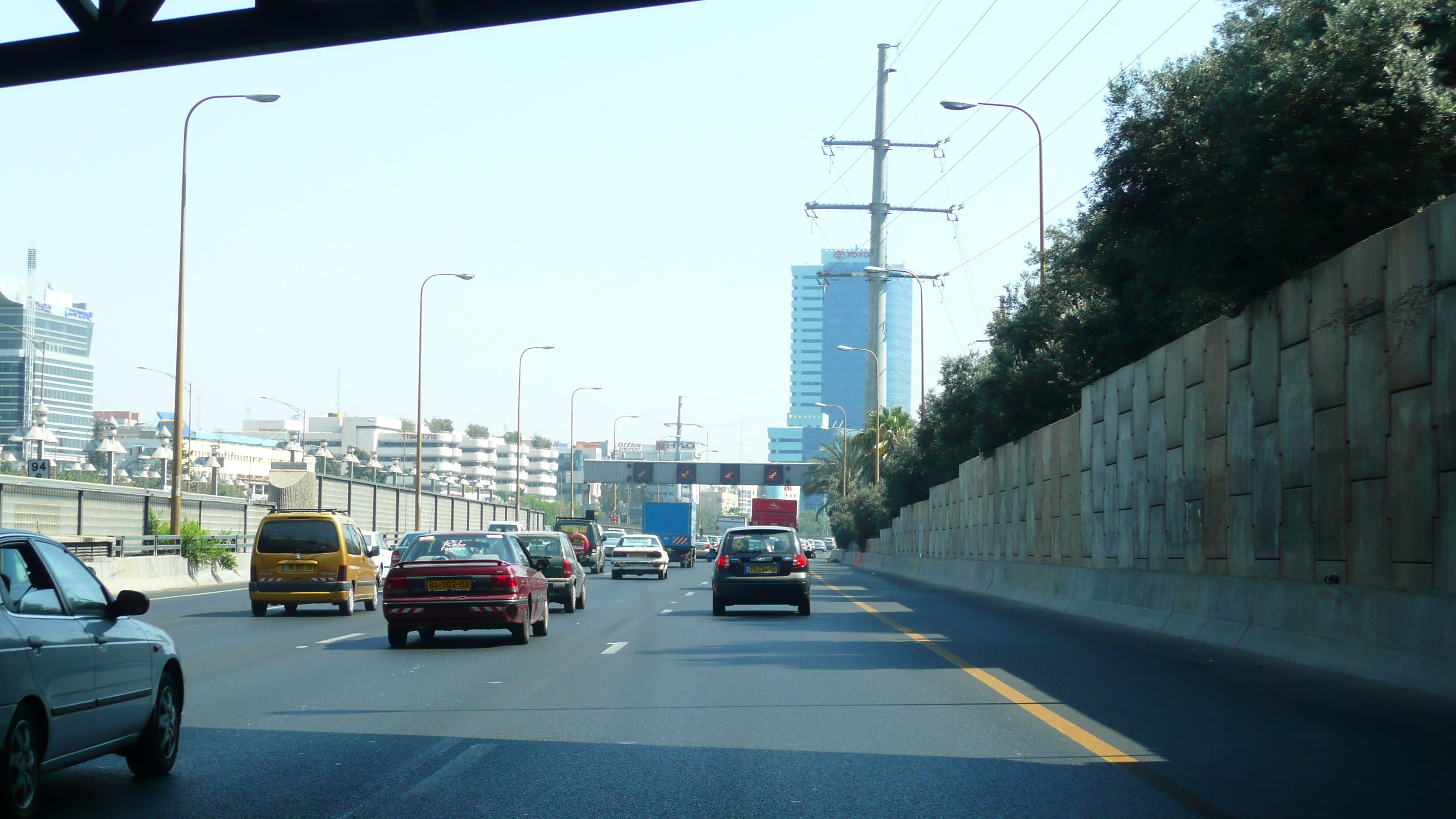 Picture Israel Tel Aviv to Ben Gurion Airport 2007-06 11 - History Tel Aviv to Ben Gurion Airport