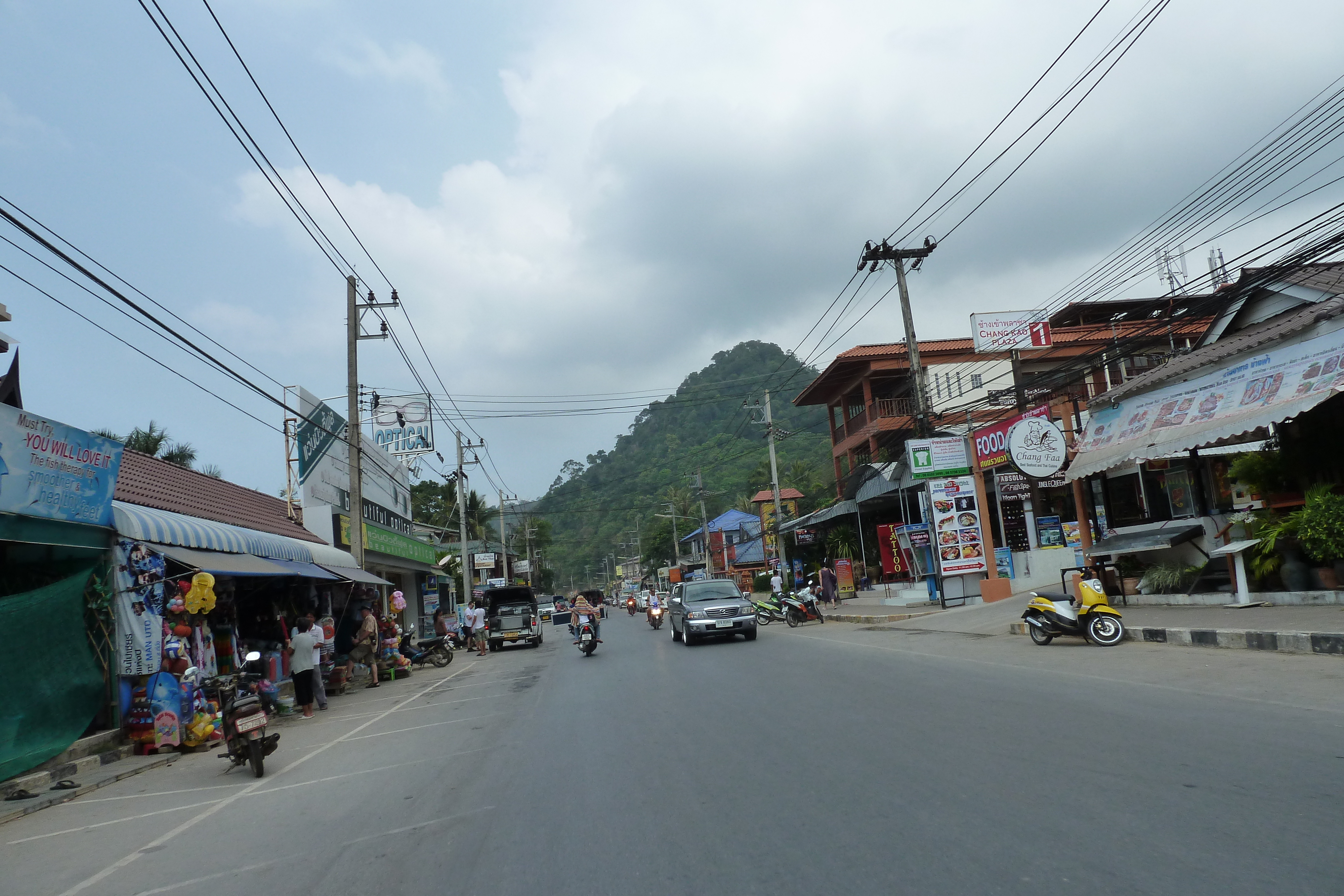 Picture Thailand Ko Chang Island road 2011-02 1 - Center Island road