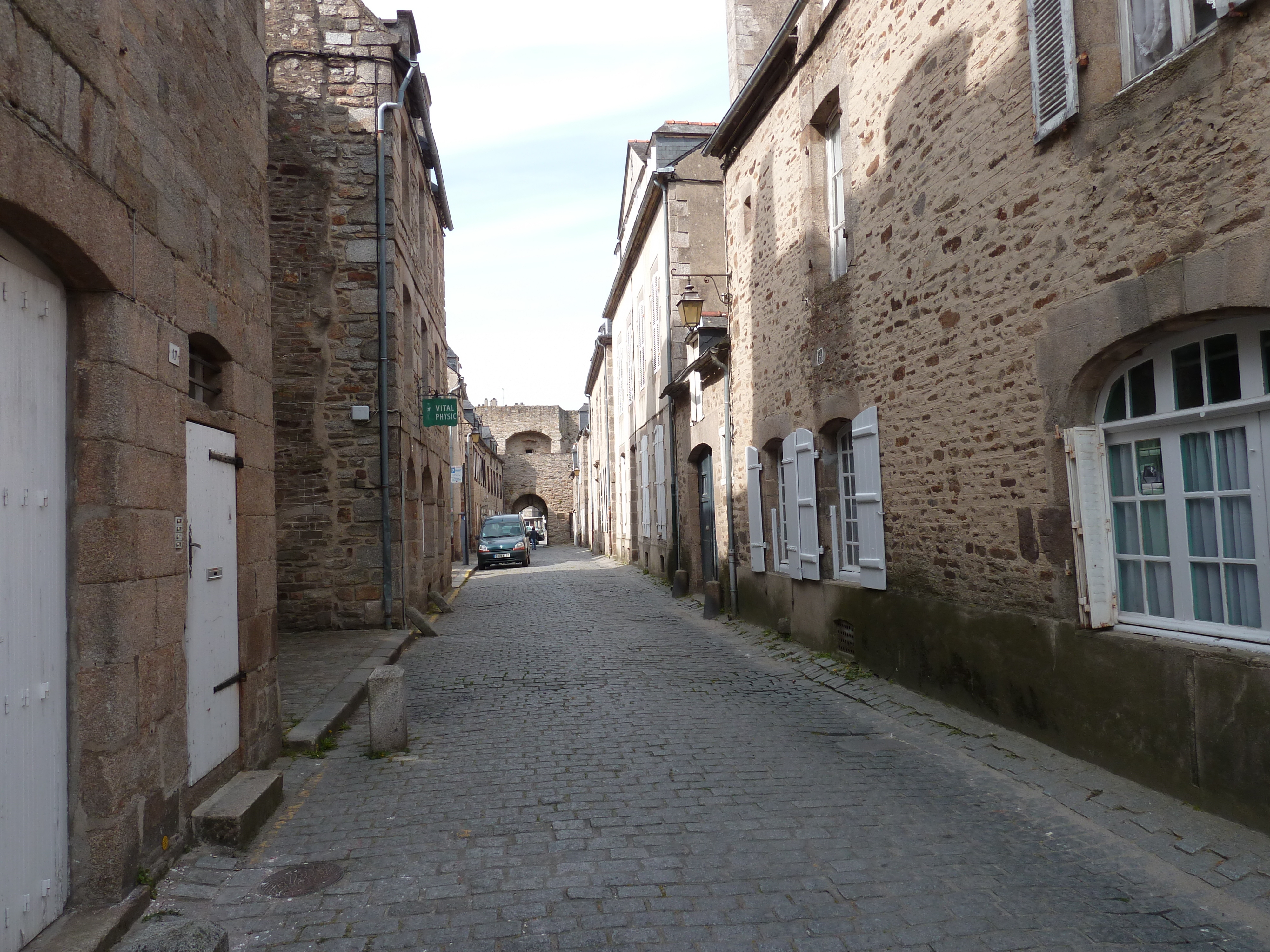 Picture France Dinan Dinan city walls 2010-04 20 - Around Dinan city walls