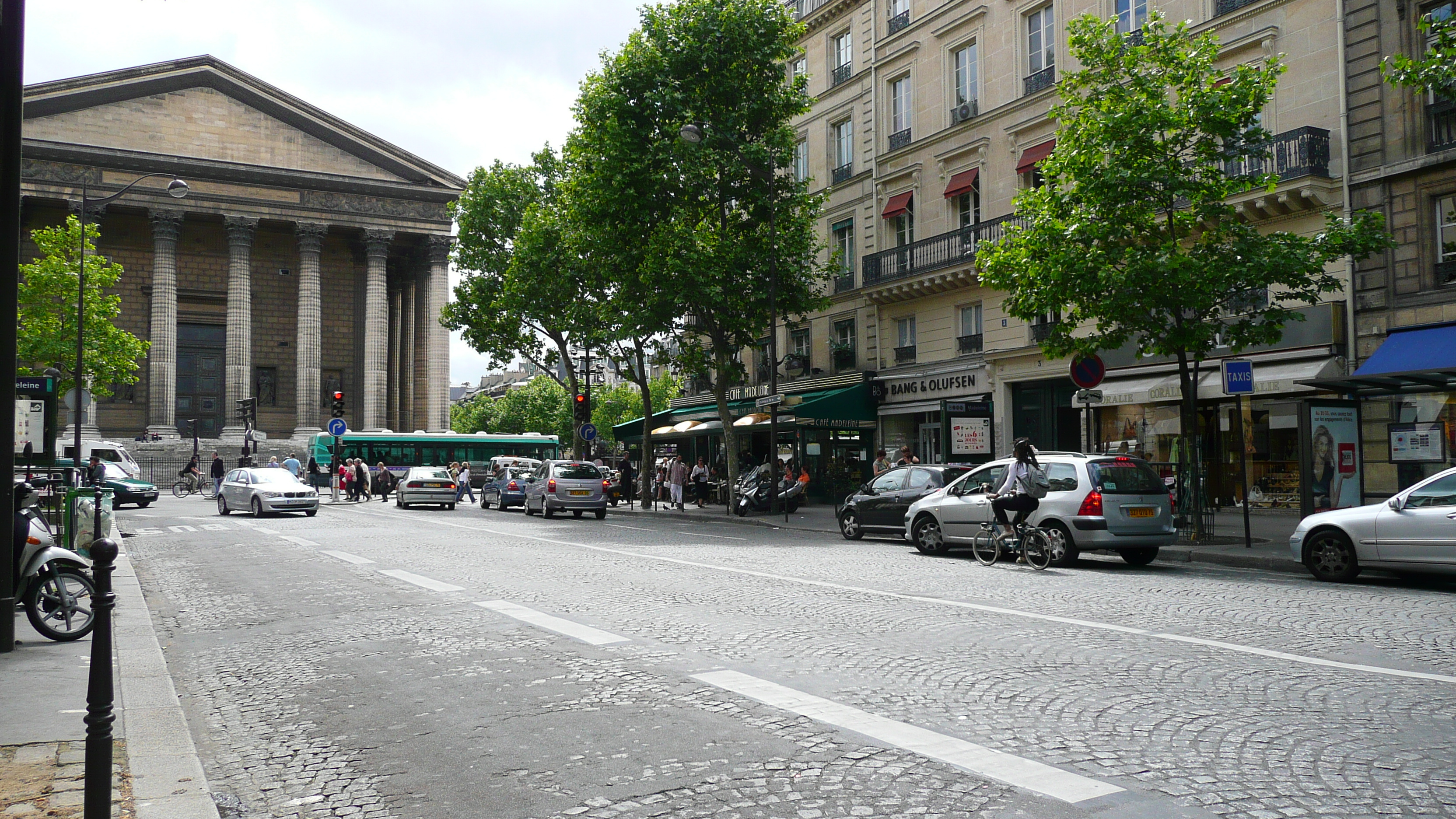 Picture France Paris 8th Arrondissement Rue Tronchet 2007-05 22 - History Rue Tronchet