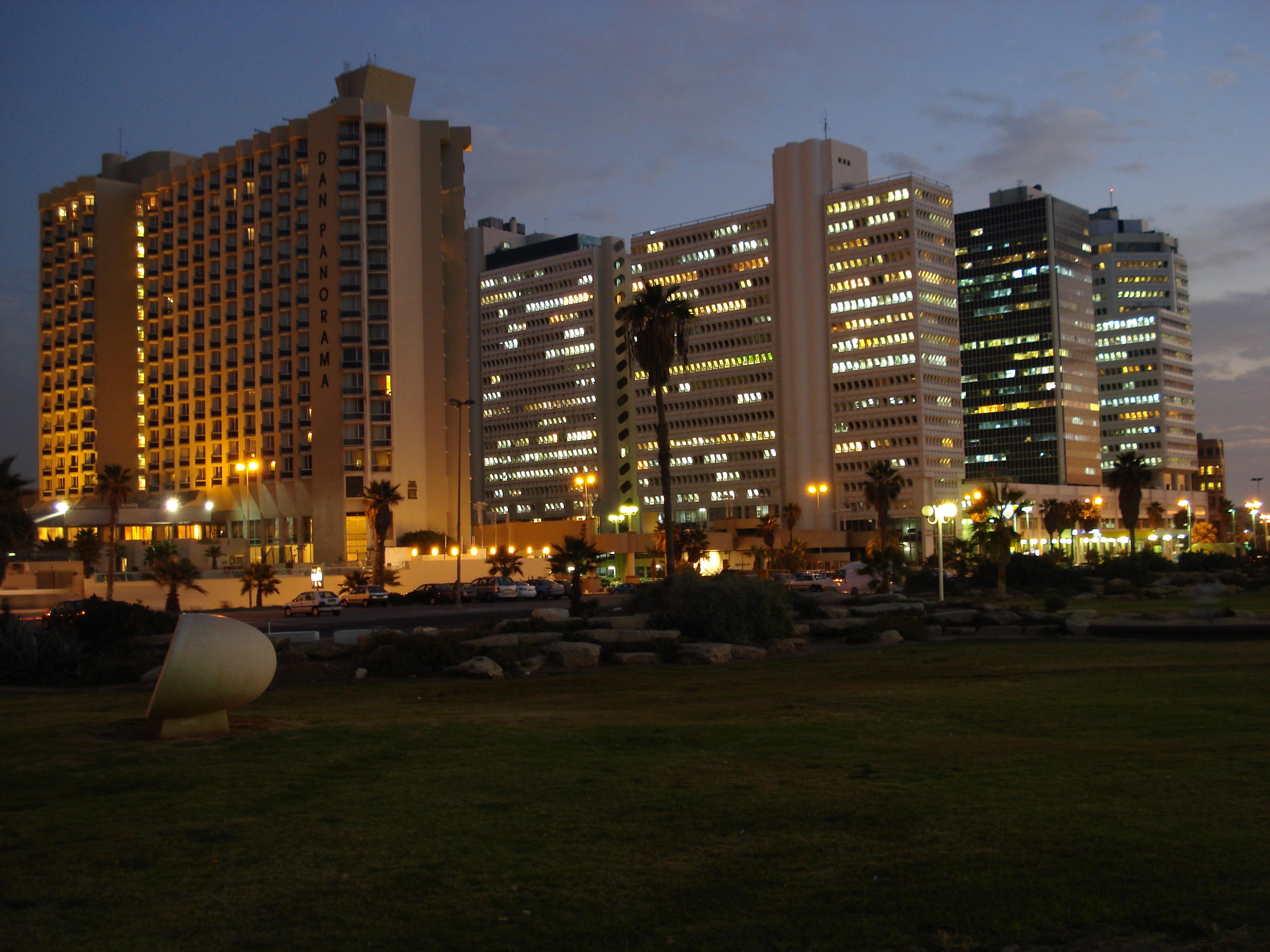 Picture Israel Tel Aviv Tel Aviv Sea Shore 2006-12 30 - Discovery Tel Aviv Sea Shore