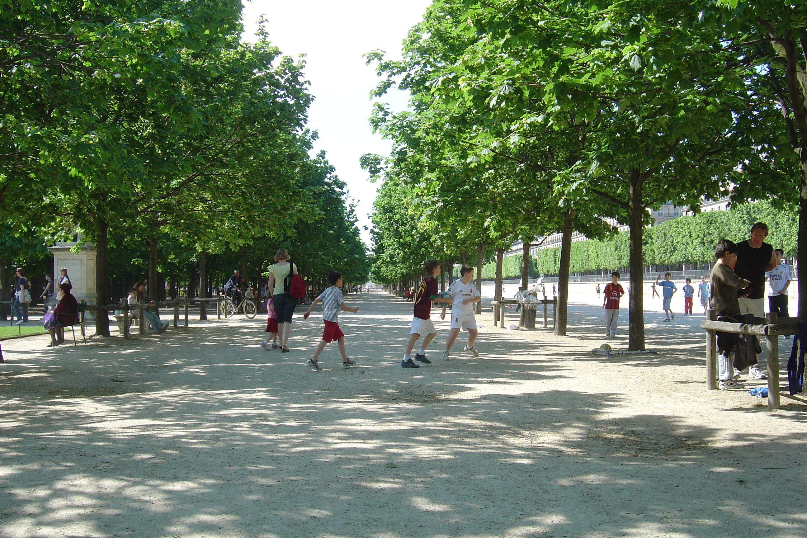 Picture France Paris Garden of Tuileries 2007-05 50 - Recreation Garden of Tuileries