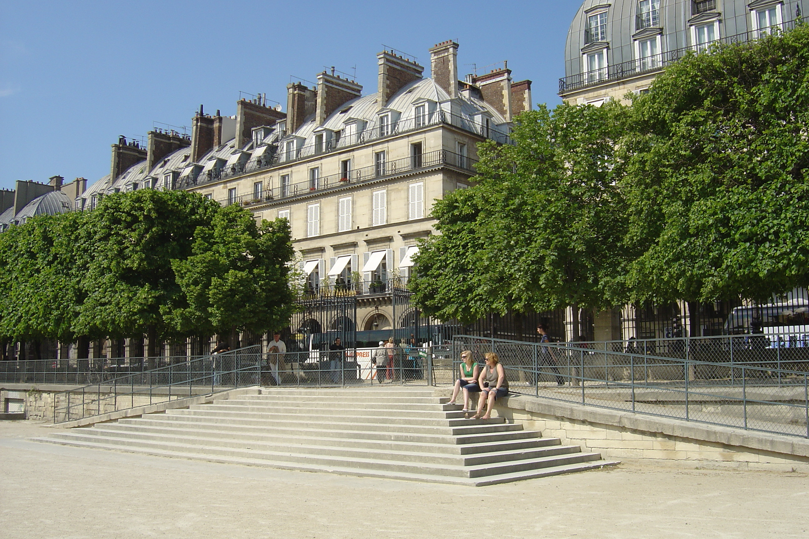 Picture France Paris Garden of Tuileries 2007-05 32 - Tours Garden of Tuileries