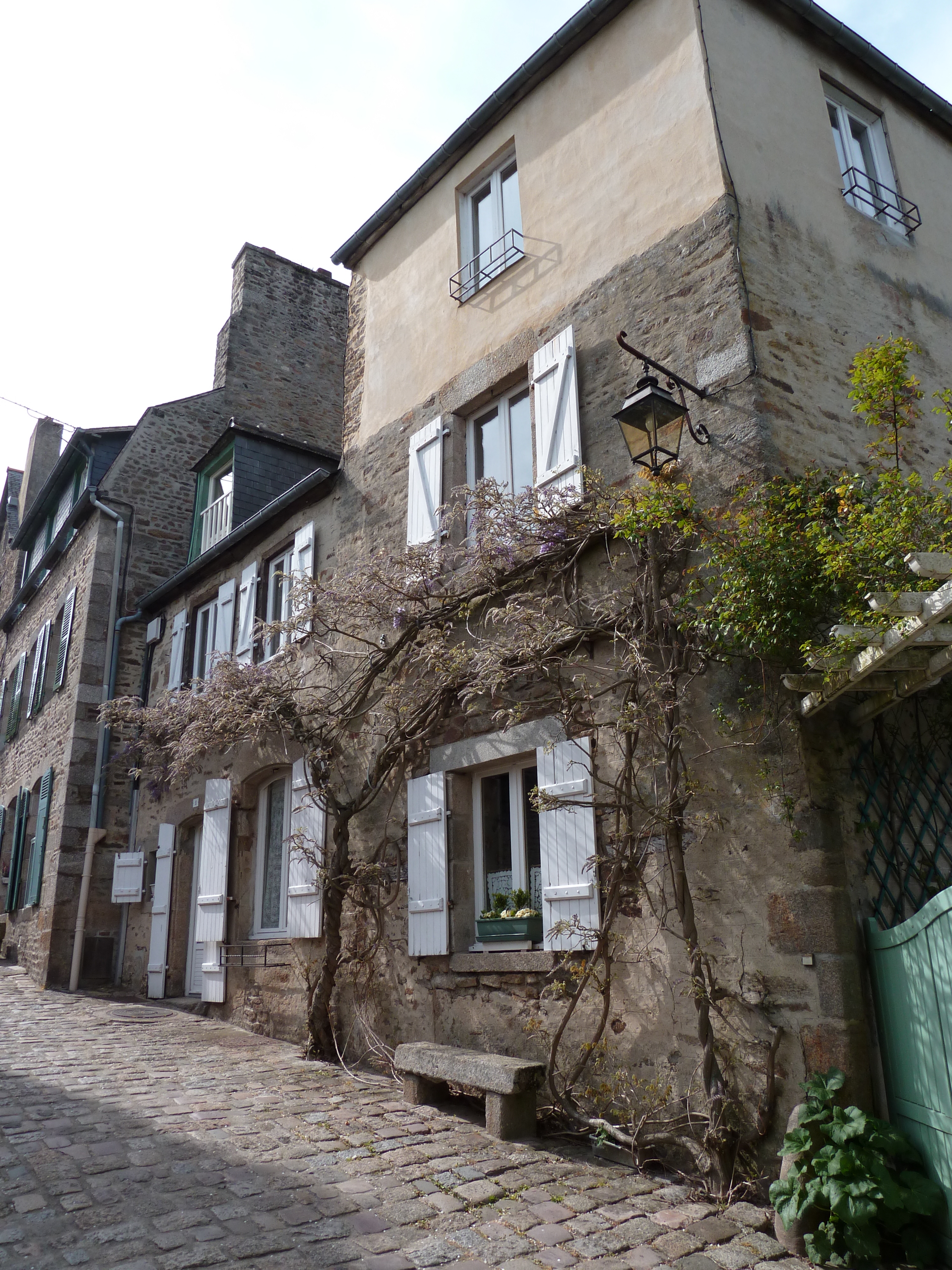 Picture France Dinan Dinan city walls 2010-04 13 - Tour Dinan city walls