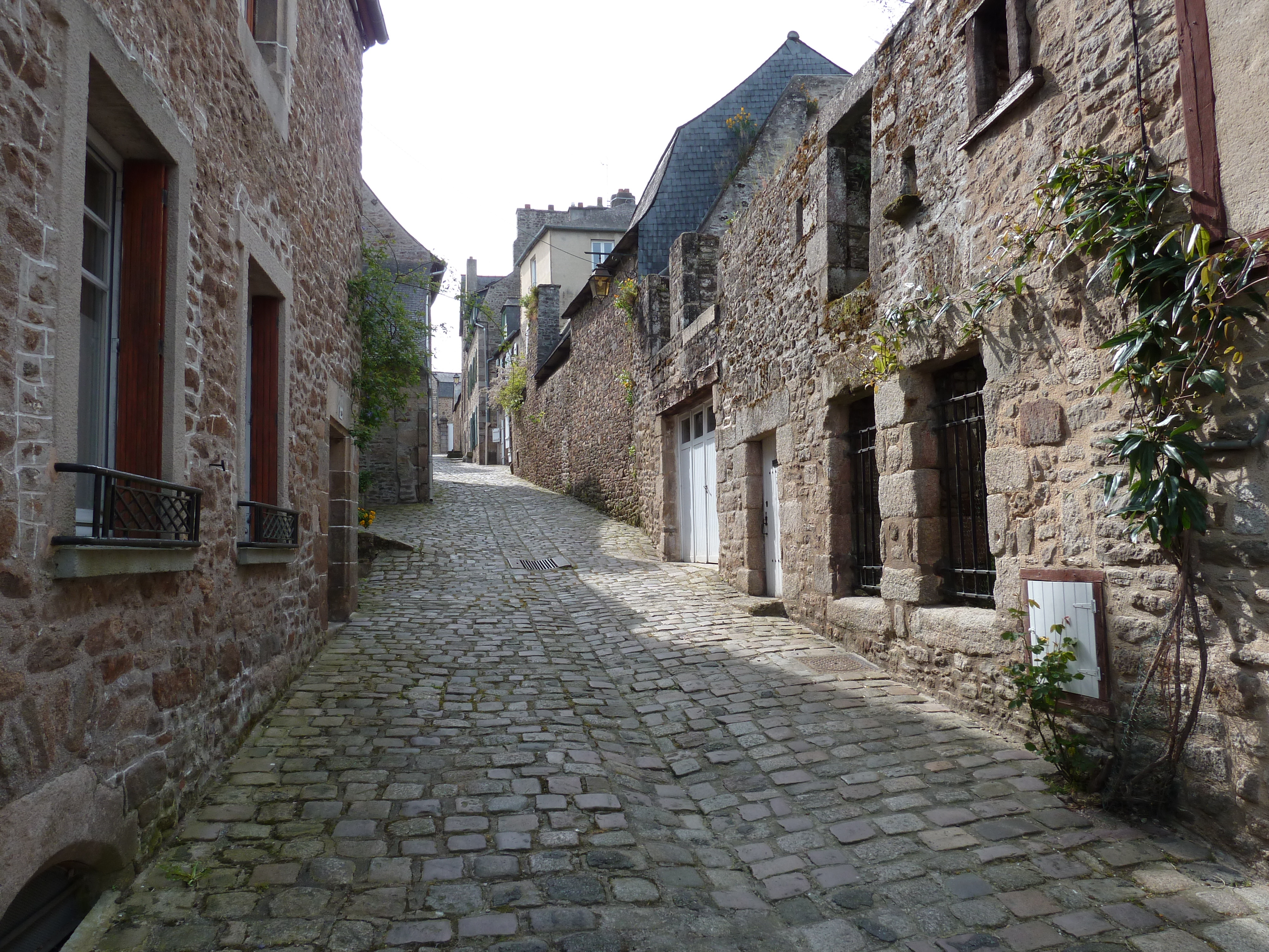 Picture France Dinan Dinan city walls 2010-04 12 - Recreation Dinan city walls