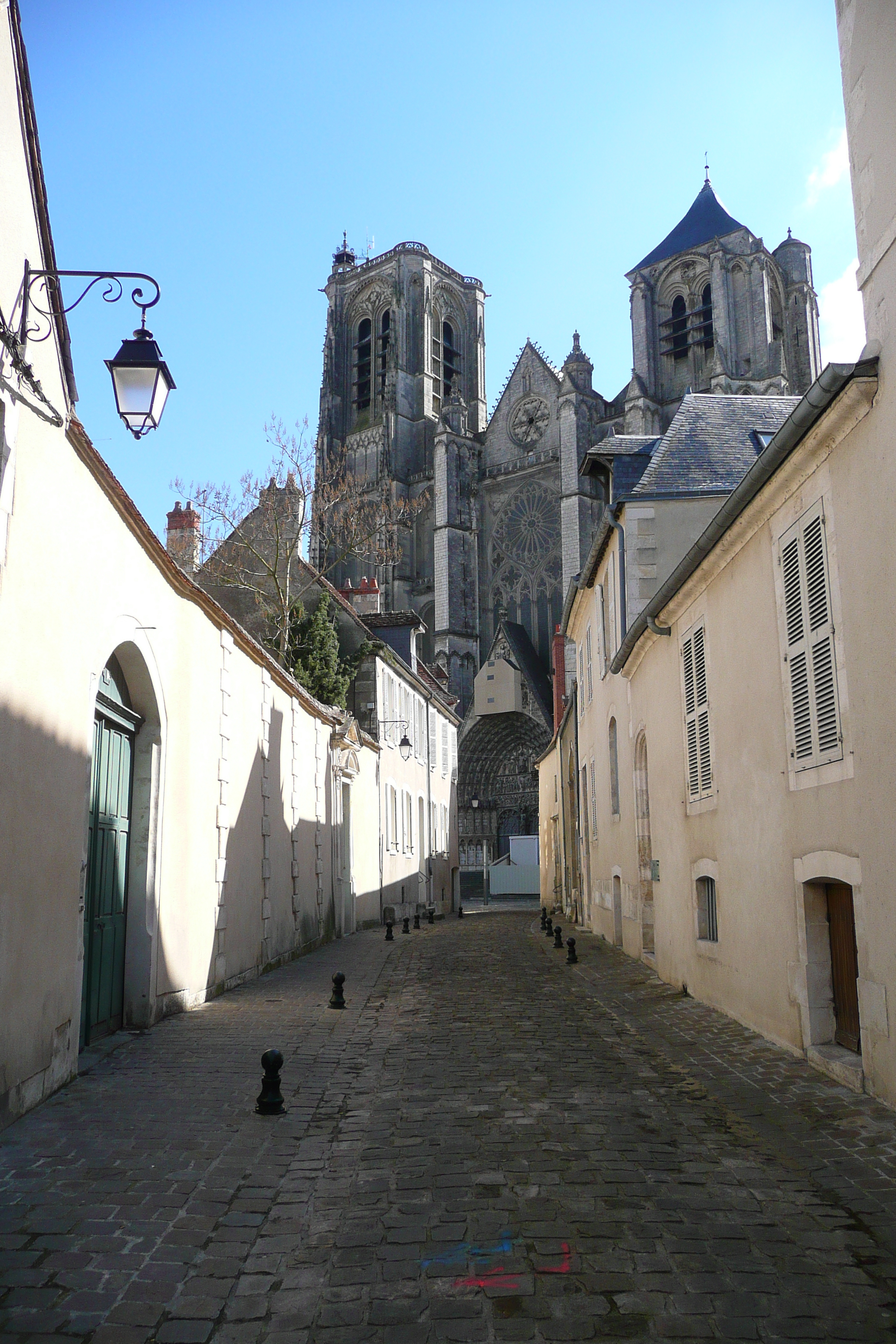 Picture France Bourges 2008-04 139 - Center Bourges