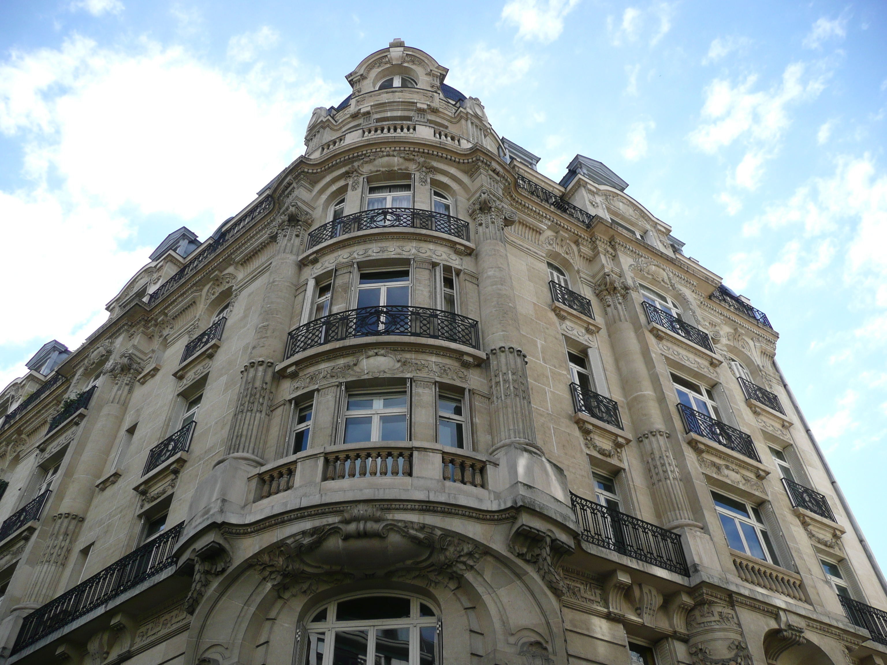 Picture France Paris 17th Arrondissement Avenue de Wagram 2007-05 21 - History Avenue de Wagram