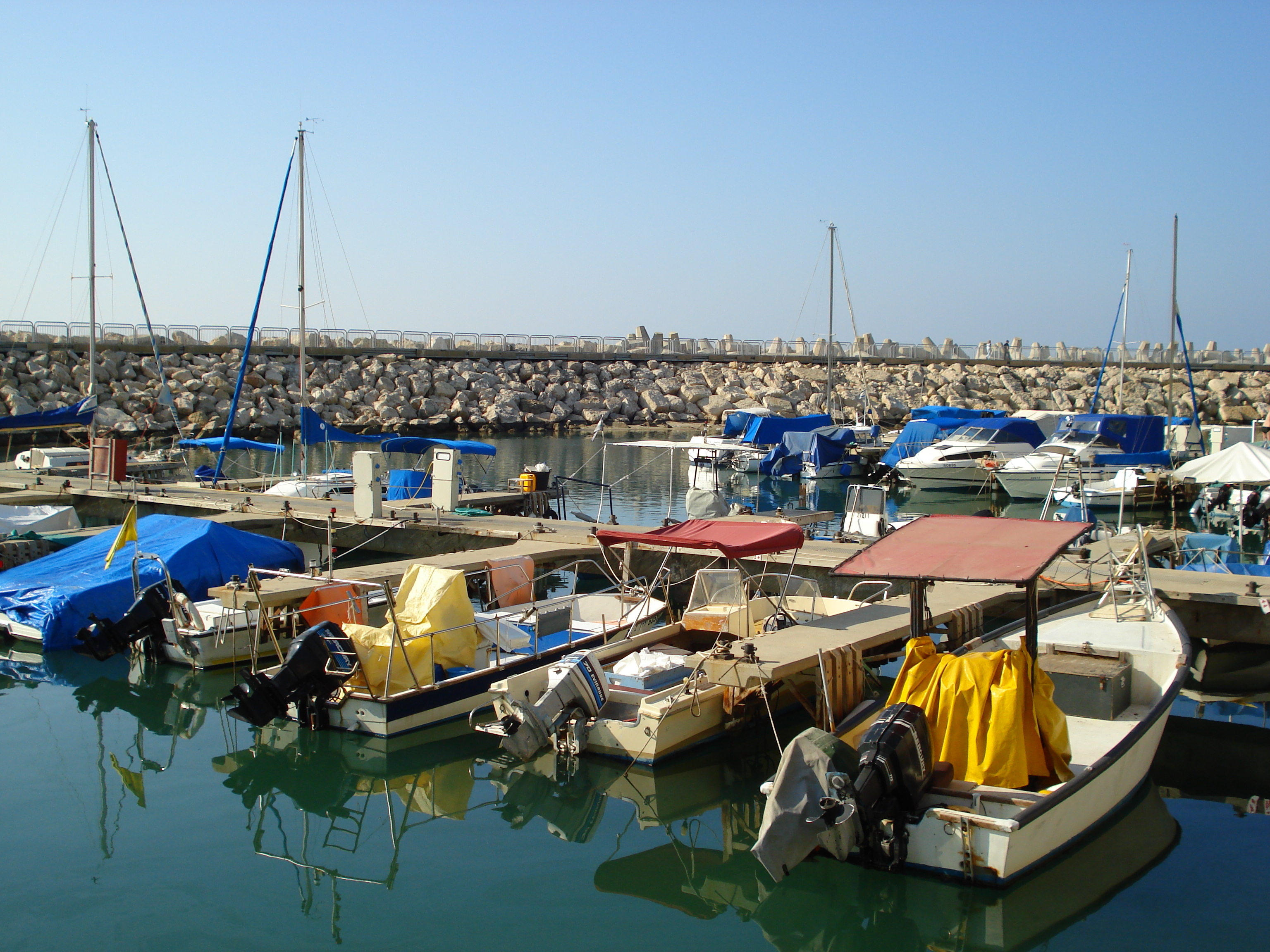 Picture Israel Herzliya 2006-12 12 - History Herzliya