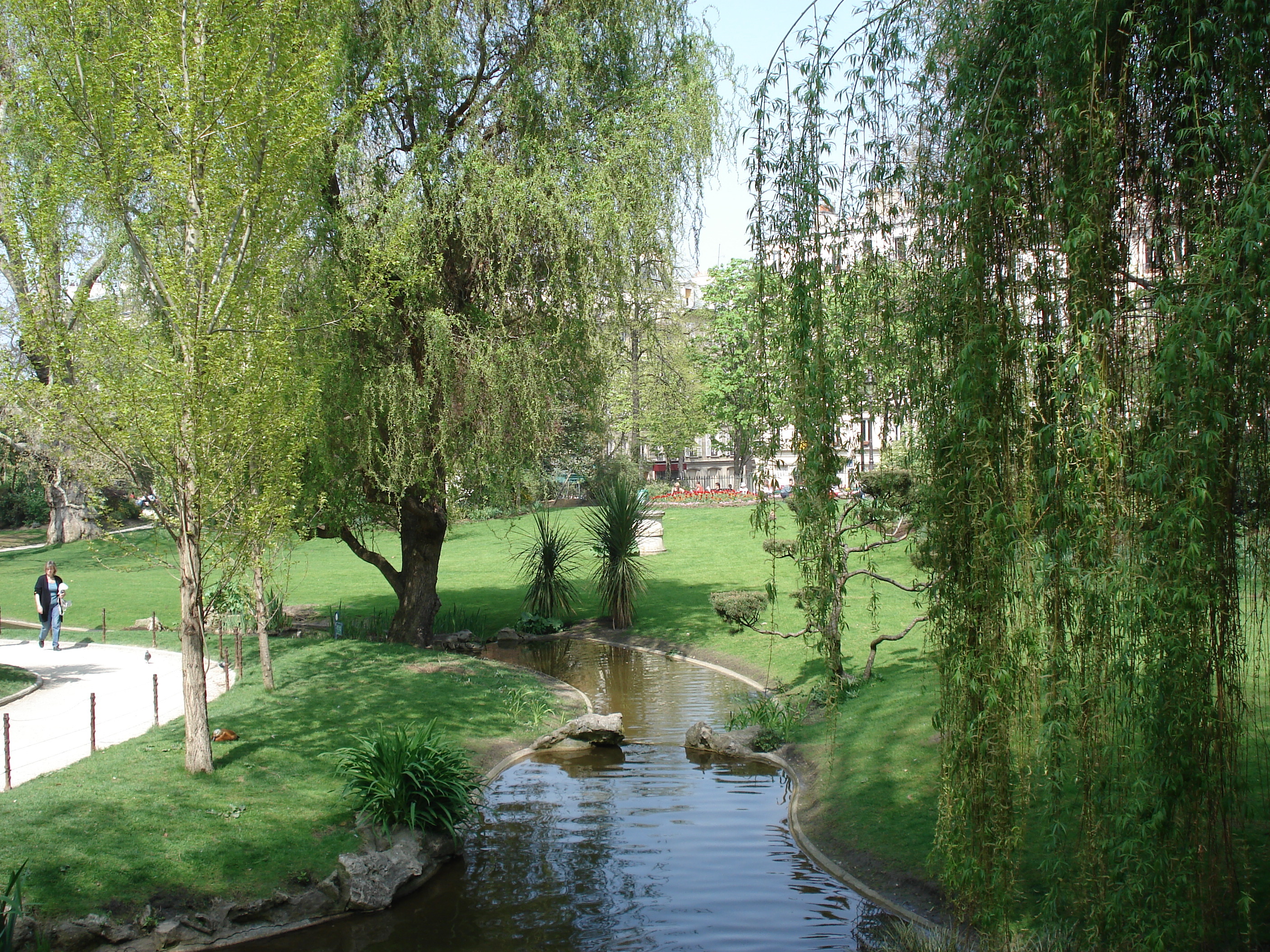 Picture France Paris Square des Batignolles 2006-04 6 - Center Square des Batignolles