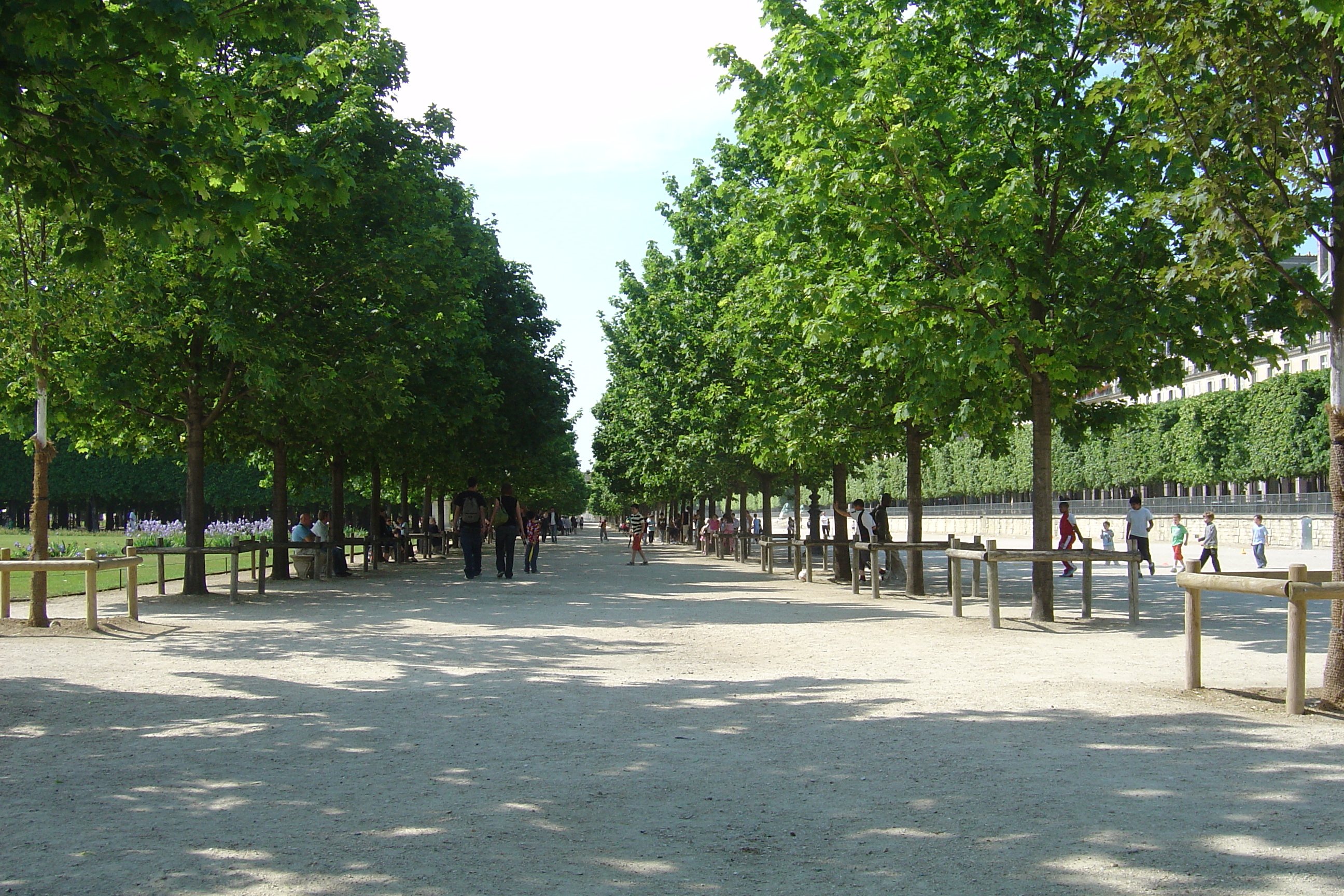 Picture France Paris Garden of Tuileries 2007-05 51 - History Garden of Tuileries