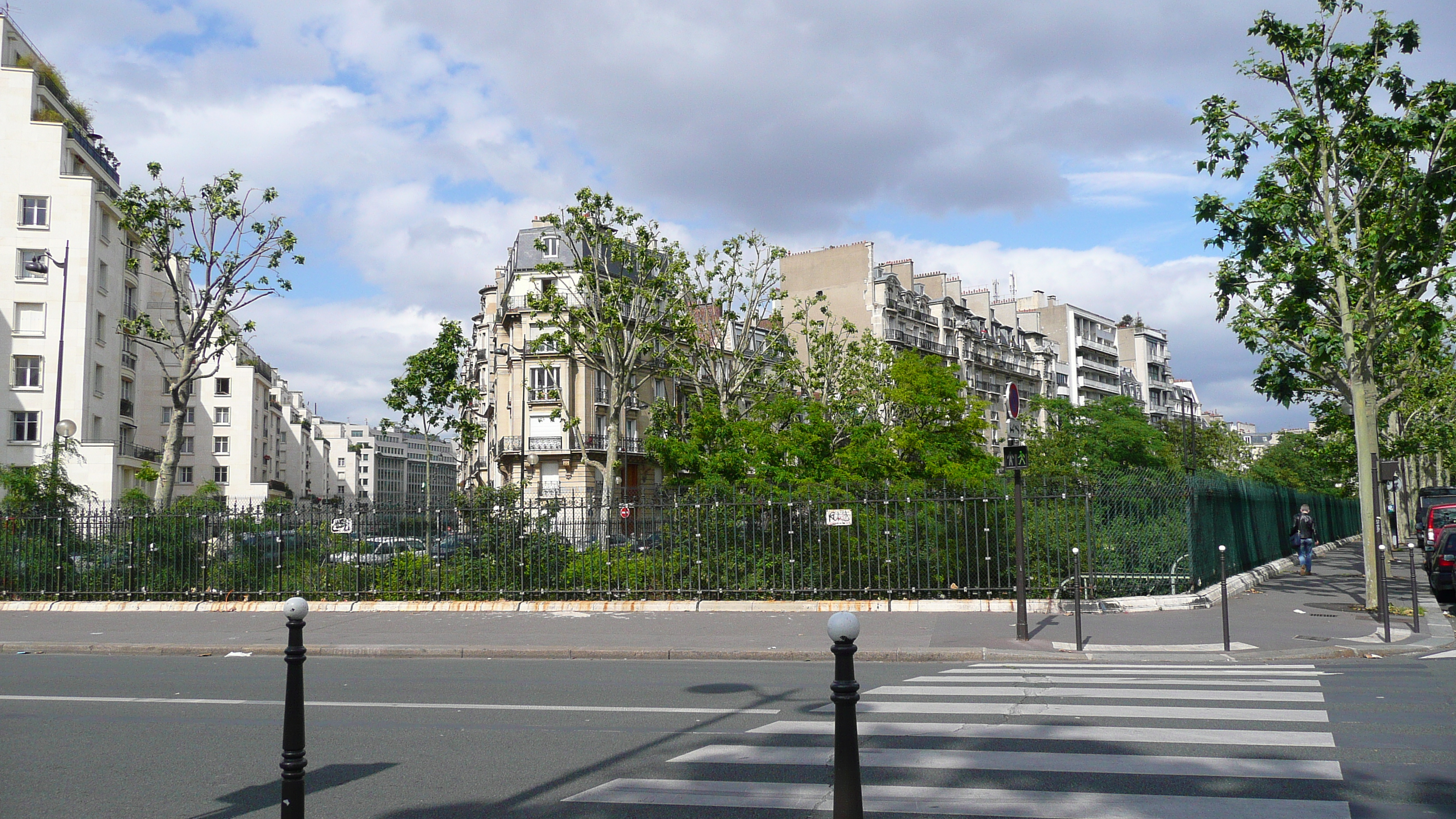 Picture France Paris 17th Arrondissement Boulevard Pereire 2007-05 25 - Center Boulevard Pereire