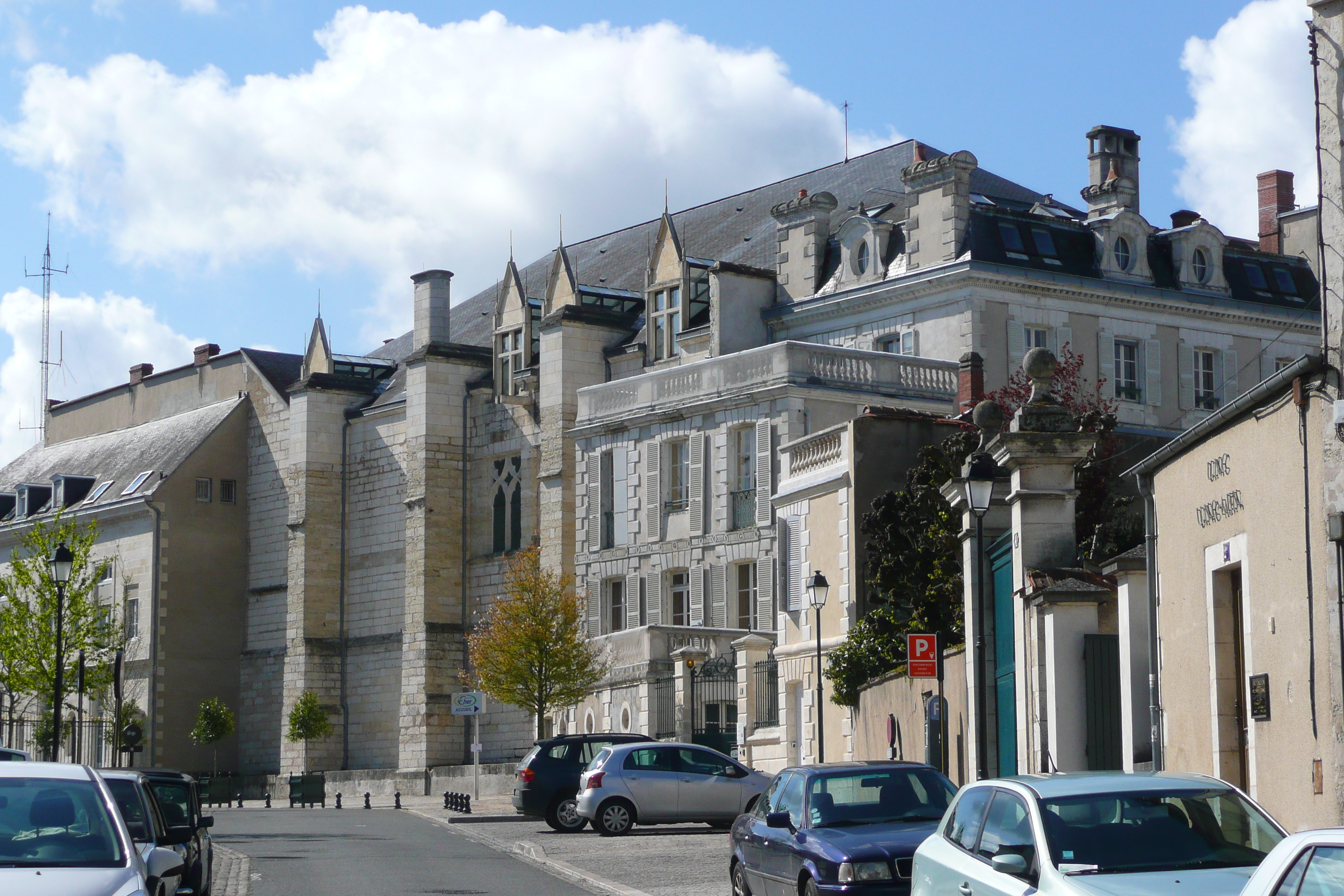 Picture France Bourges 2008-04 113 - Tours Bourges