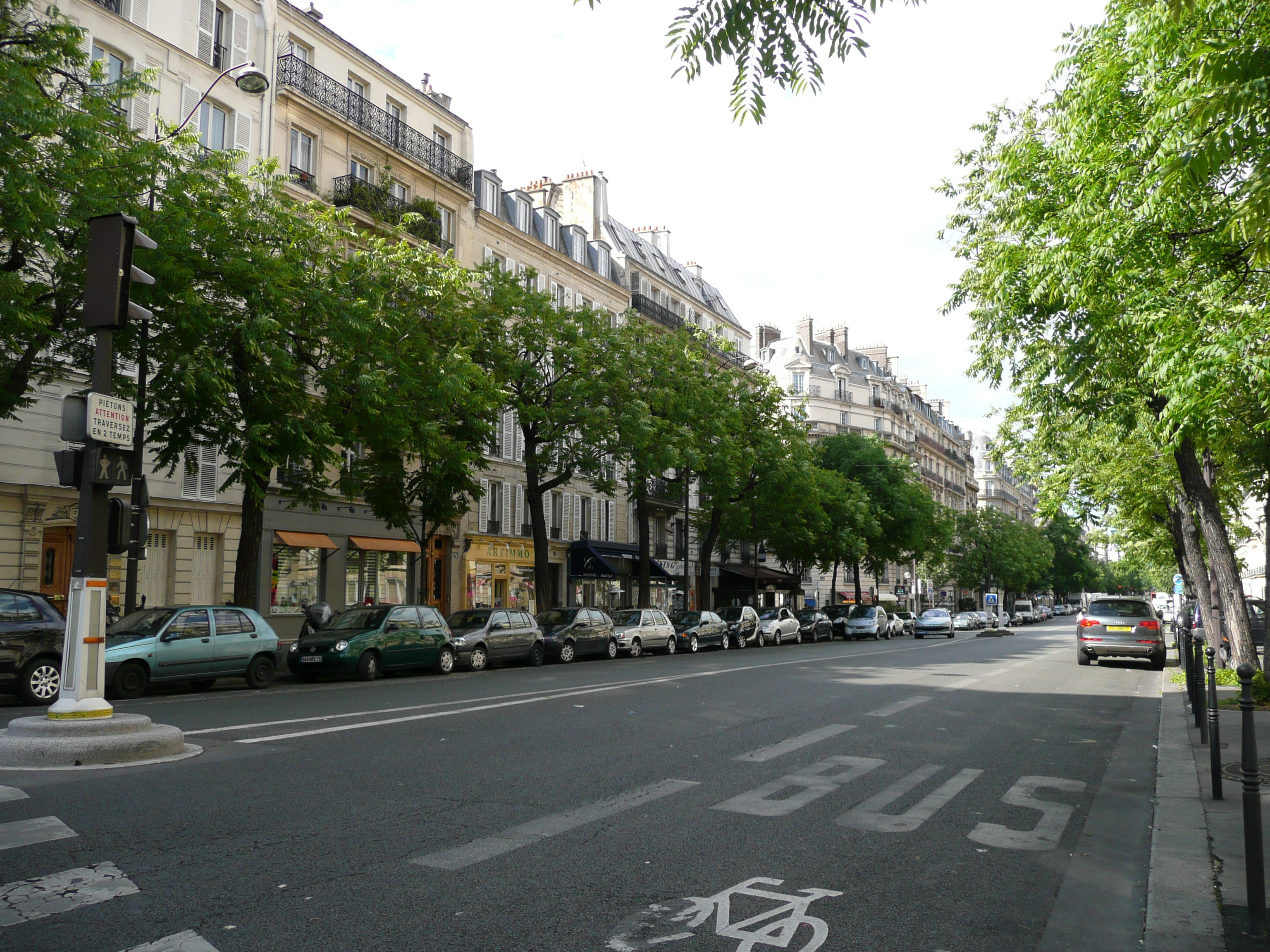 Picture France Paris 17th Arrondissement Avenue de Wagram 2007-05 28 - History Avenue de Wagram