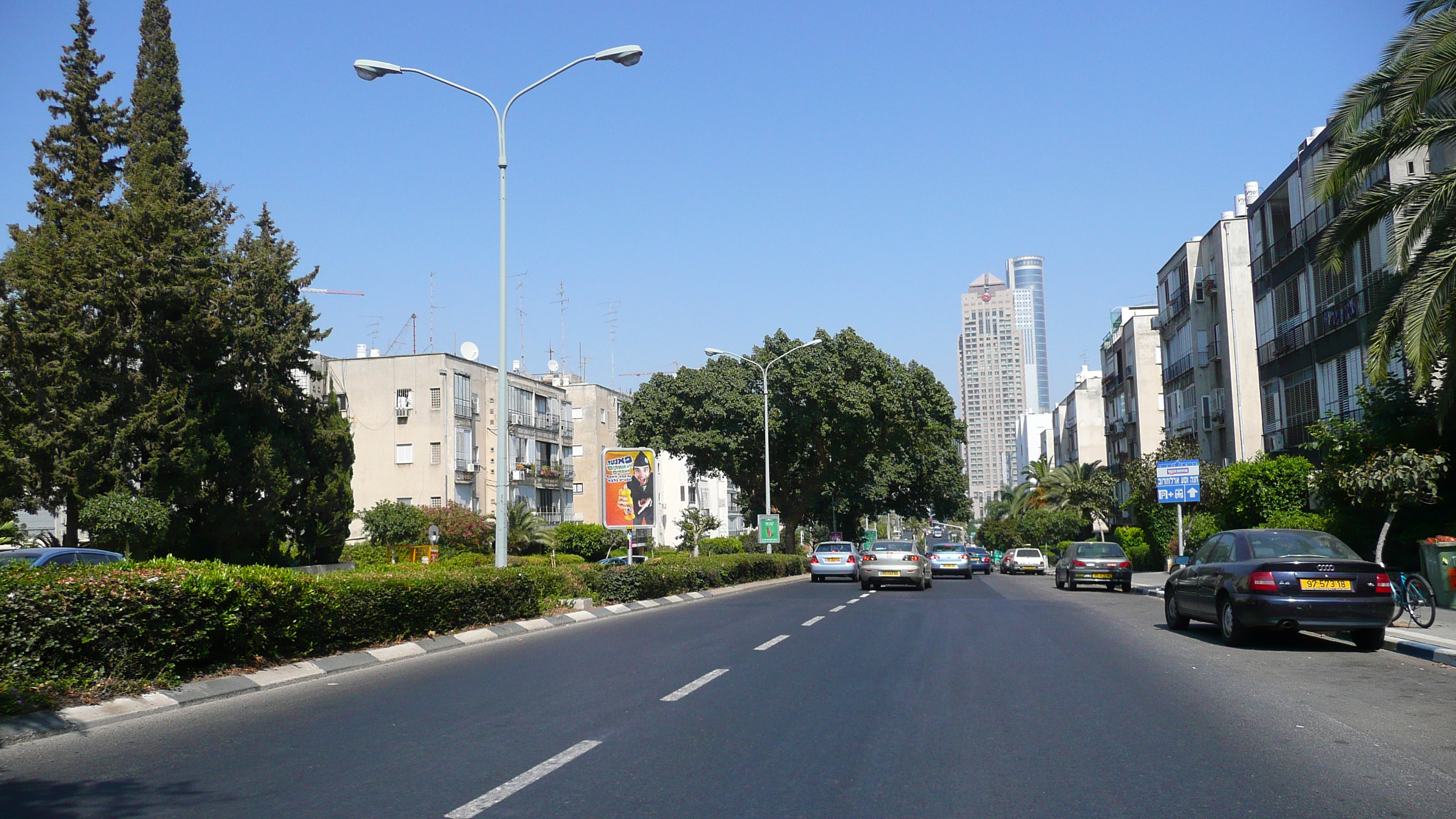 Picture Israel Tel Aviv Jabotinsky Street 2007-06 13 - Center Jabotinsky Street