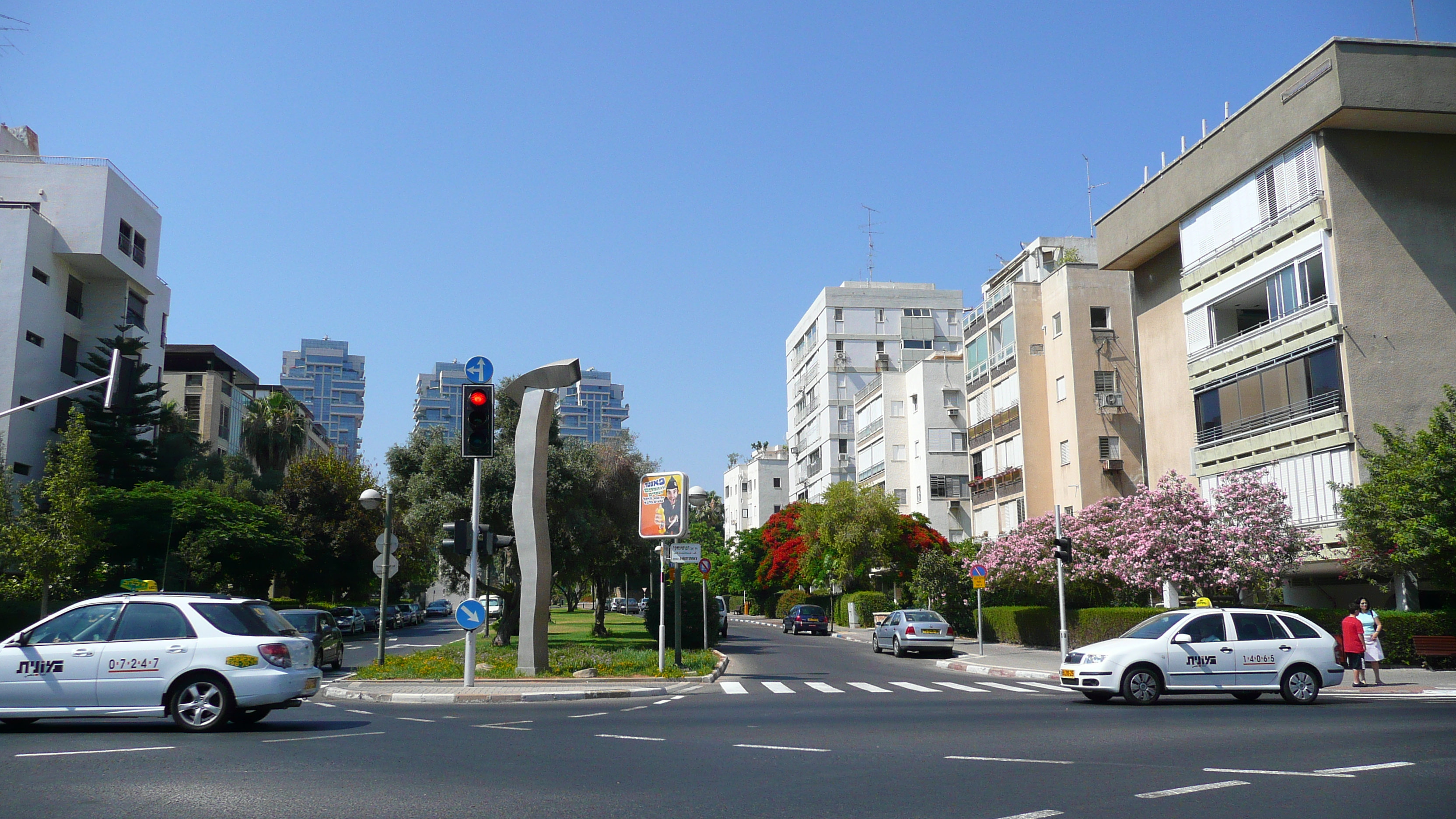 Picture Israel Tel Aviv Jabotinsky Street 2007-06 7 - History Jabotinsky Street