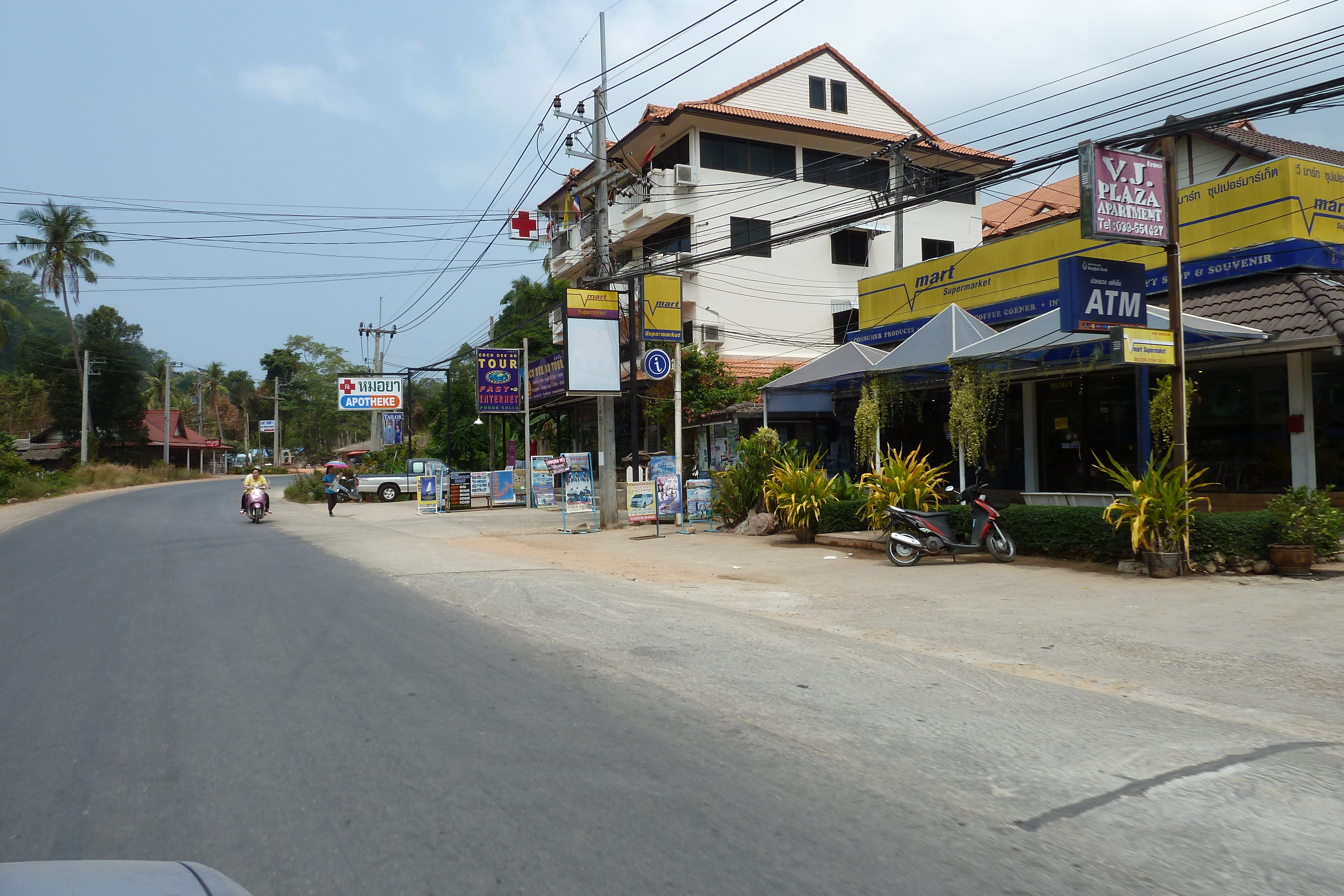 Picture Thailand Ko Chang Island road 2011-02 80 - History Island road