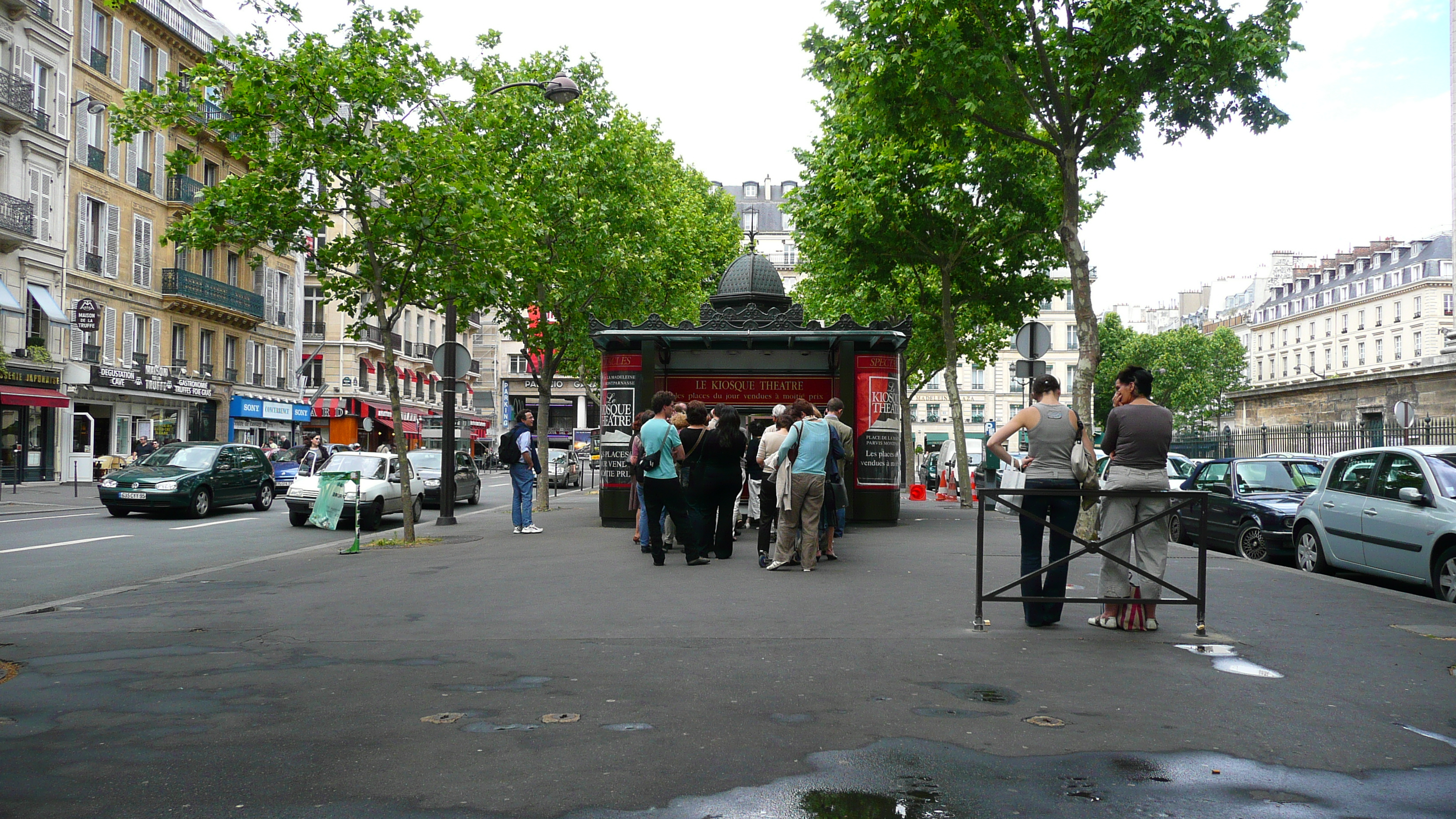 Picture France Paris La Madeleine 2007-05 1 - Tour La Madeleine