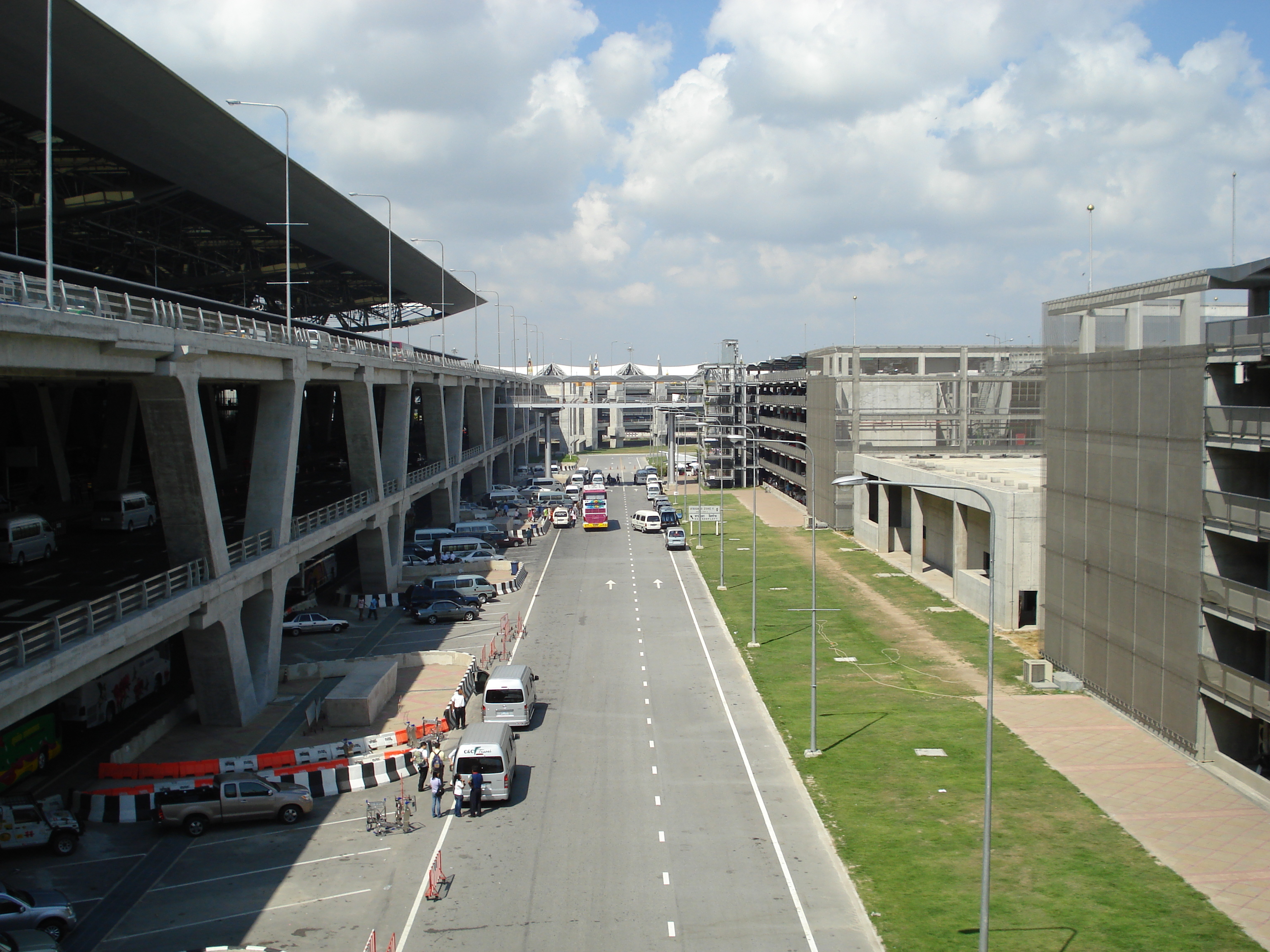 Picture Thailand Bangkok Suvarnabhumi Airport 2007-02 87 - Center Suvarnabhumi Airport