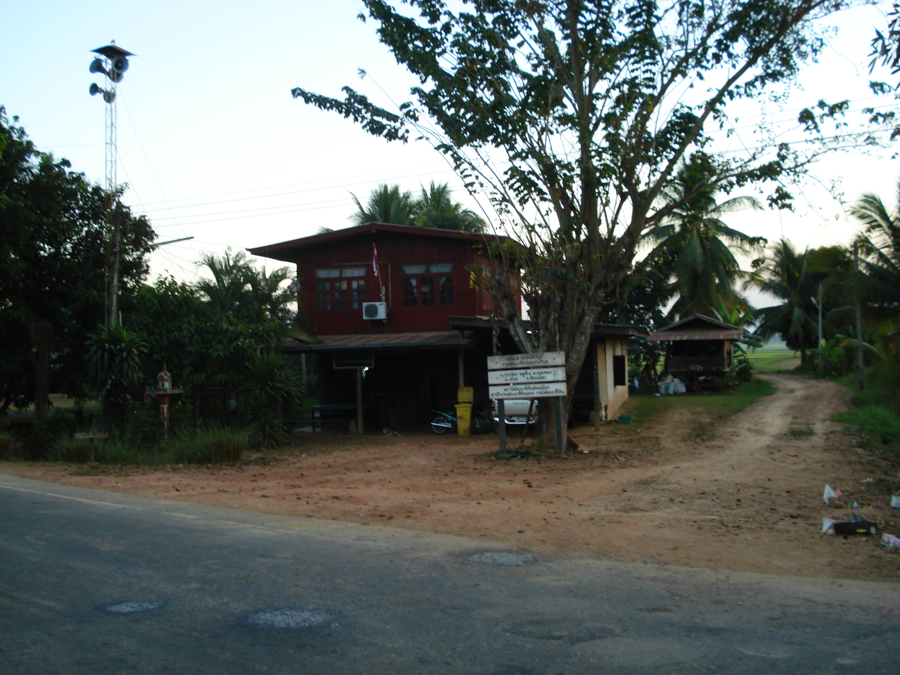 Picture Thailand Phitsanulok Jomthong Road 2008-01 10 - Center Jomthong Road