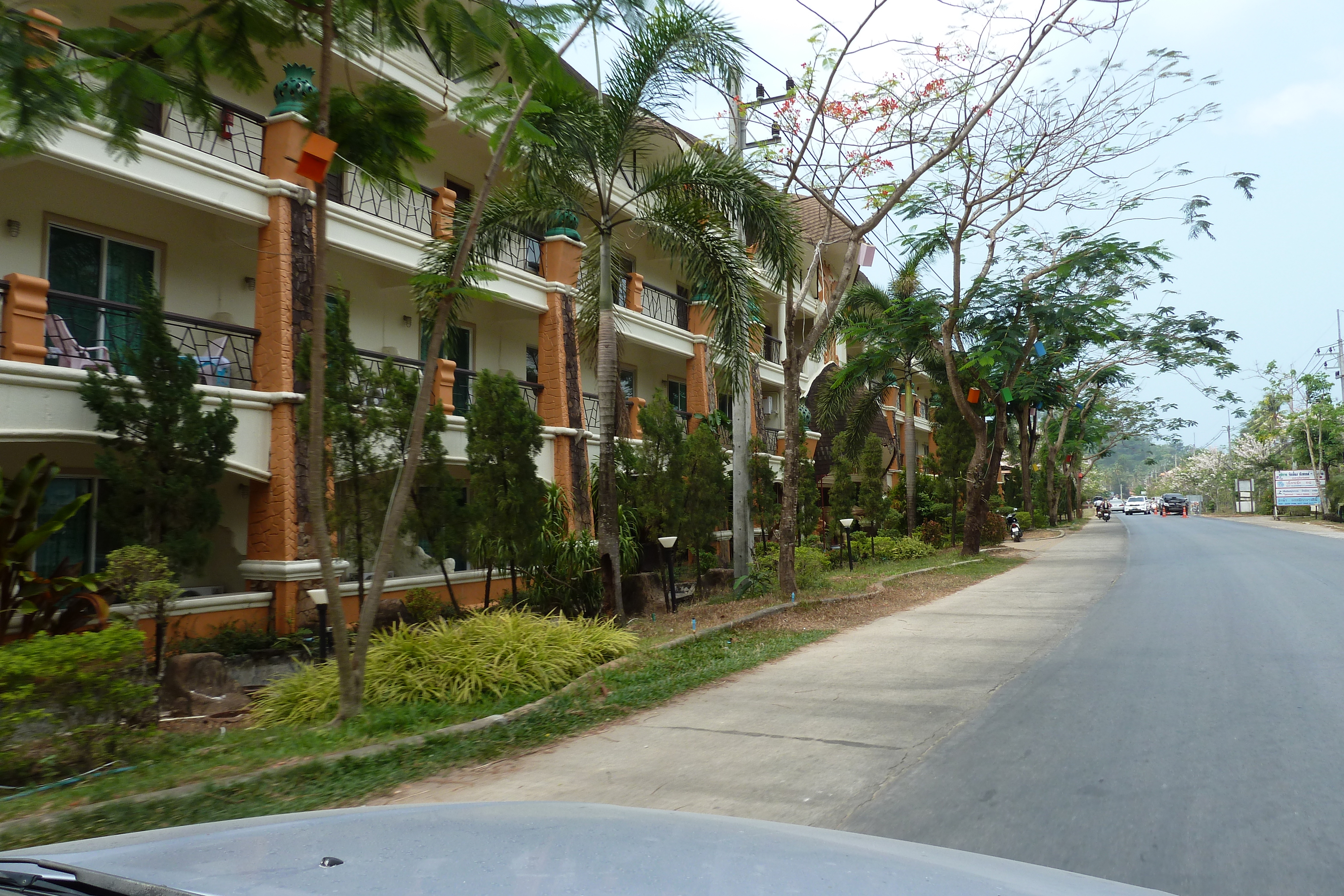 Picture Thailand Ko Chang Island road 2011-02 23 - Center Island road