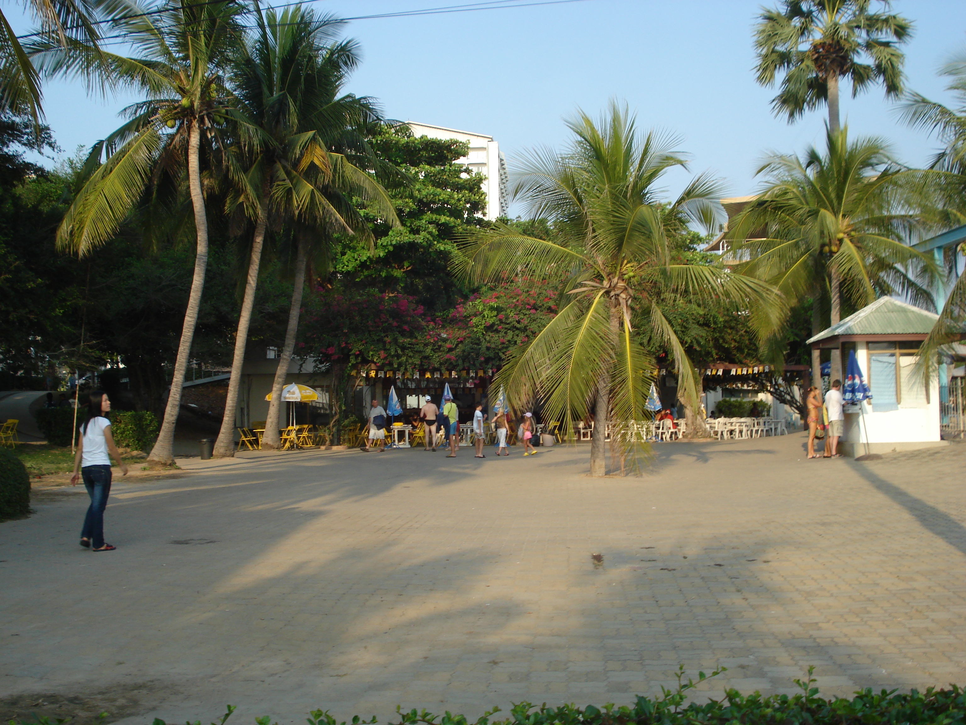 Picture Thailand Pattaya Dongtan beach 2008-01 3 - Discovery Dongtan beach