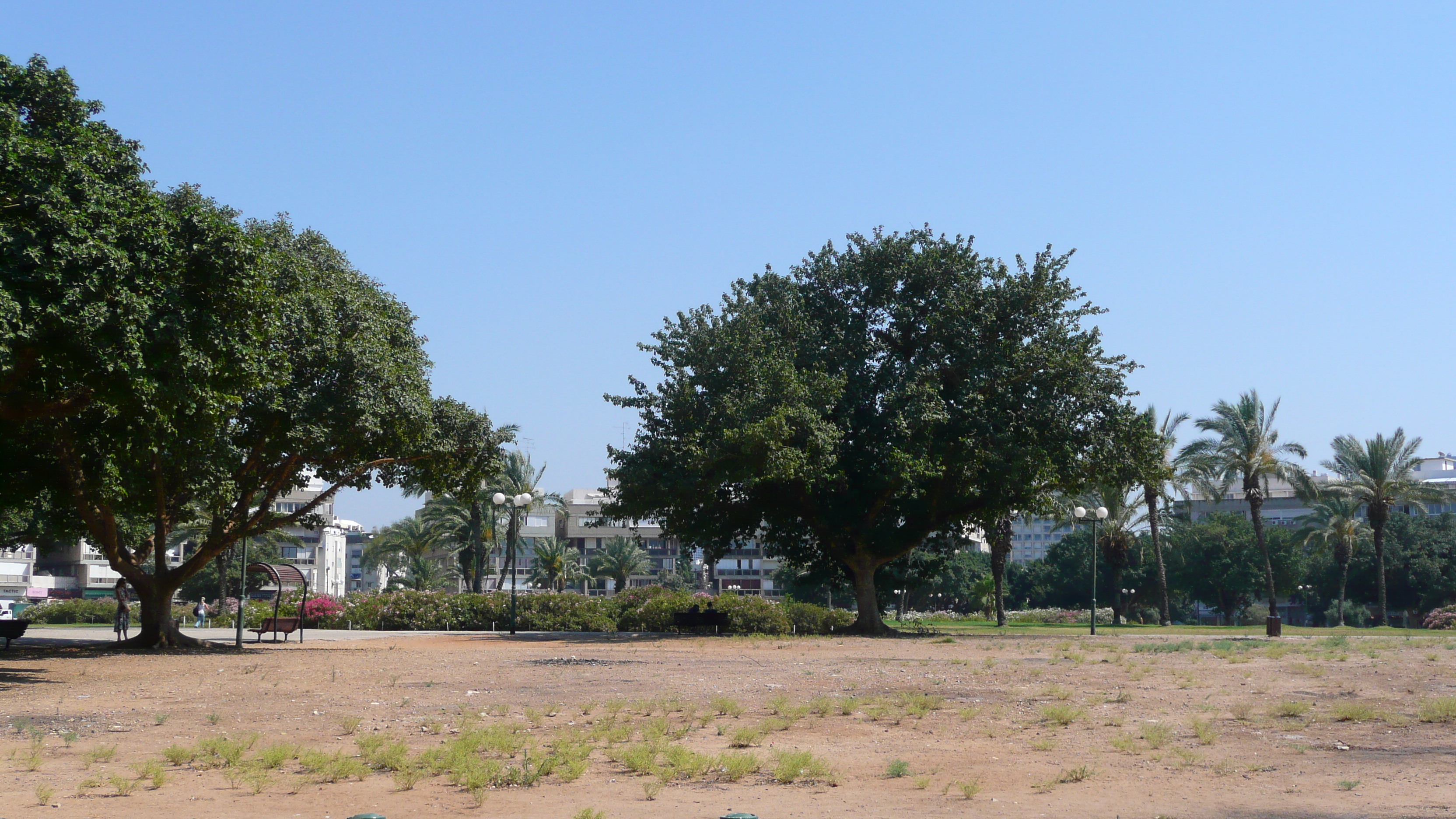 Picture Israel Tel Aviv Kikar Hamedina 2007-06 26 - Tours Kikar Hamedina