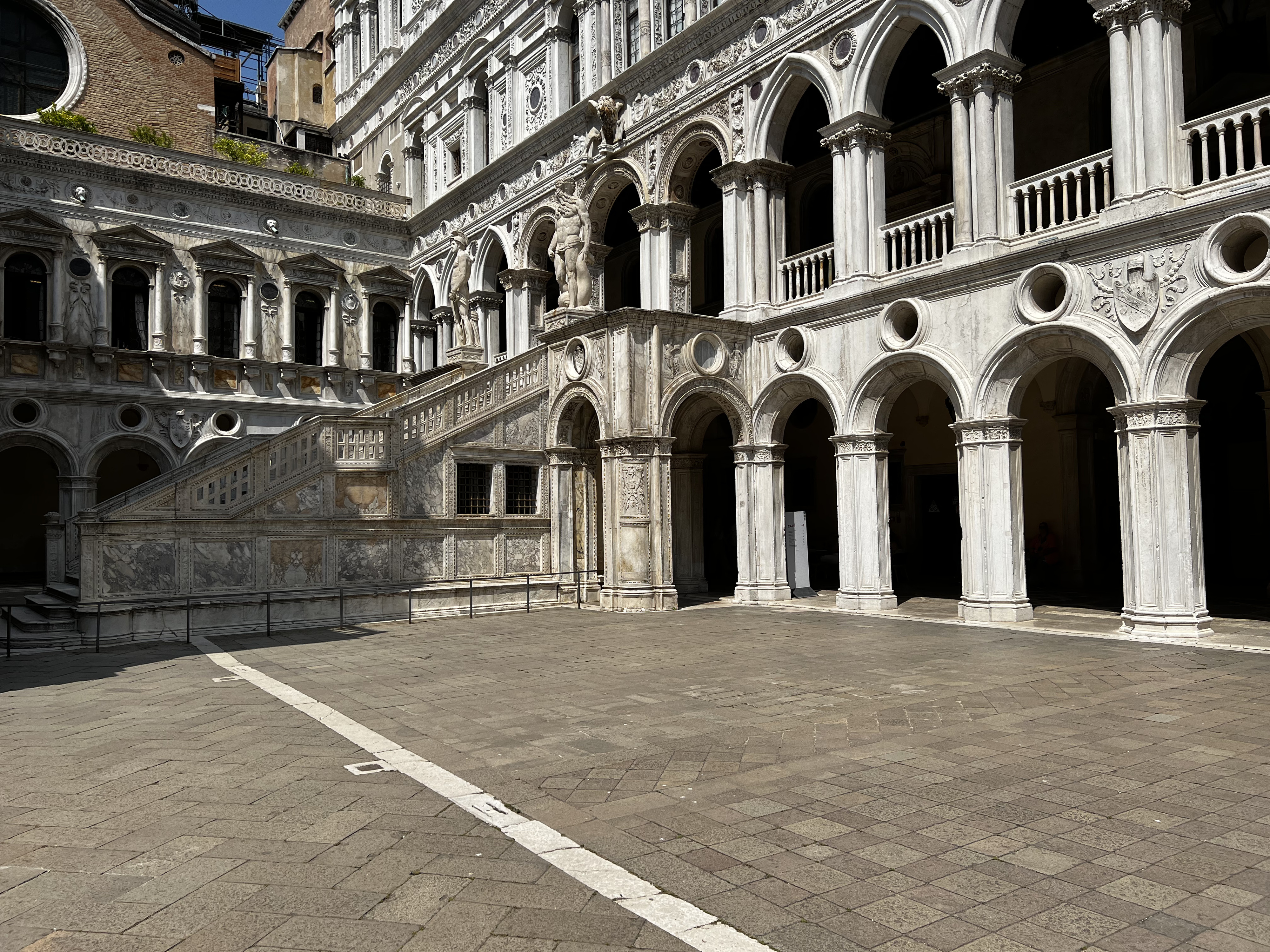 Picture Italy Venice Doge's Palace (Palazzo Ducale) 2022-05 176 - Journey Doge's Palace (Palazzo Ducale)