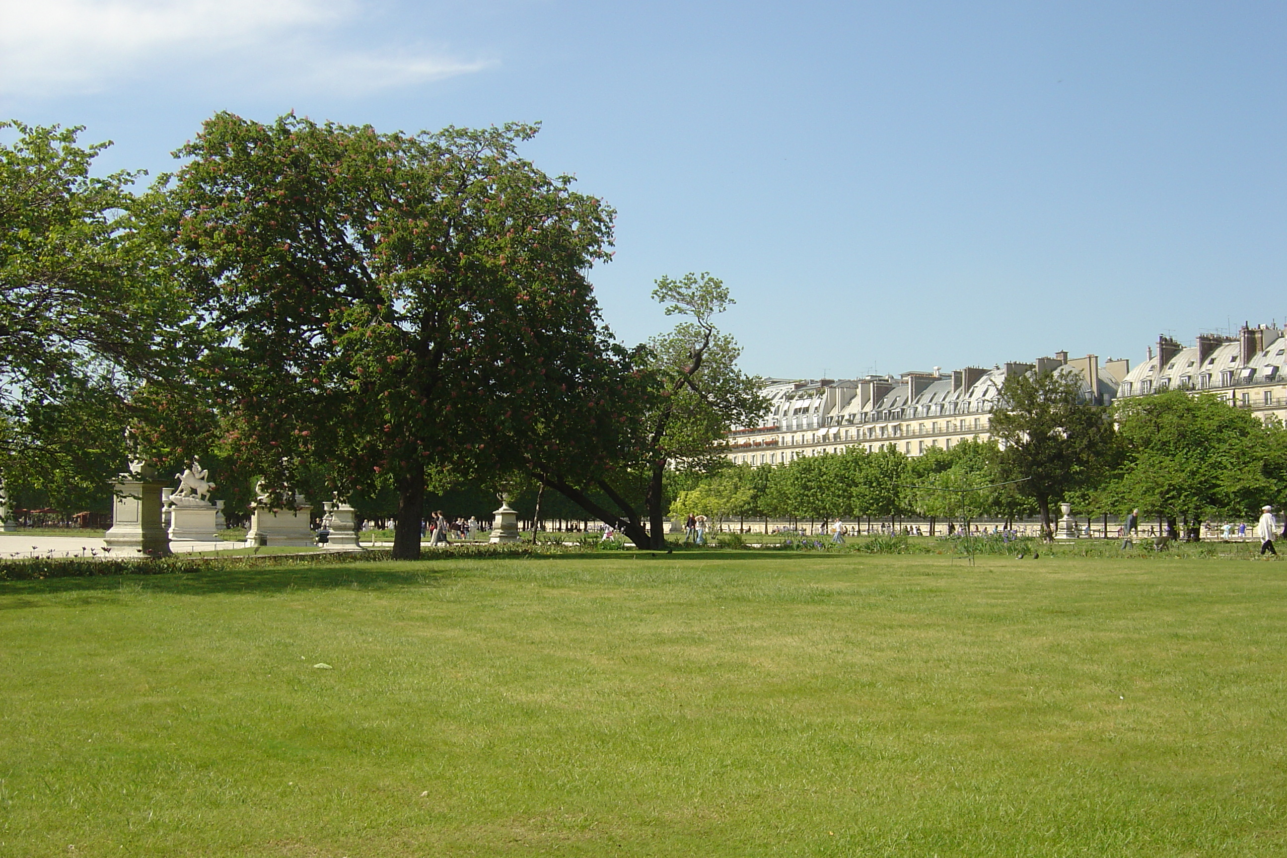 Picture France Paris Garden of Tuileries 2007-05 78 - Around Garden of Tuileries