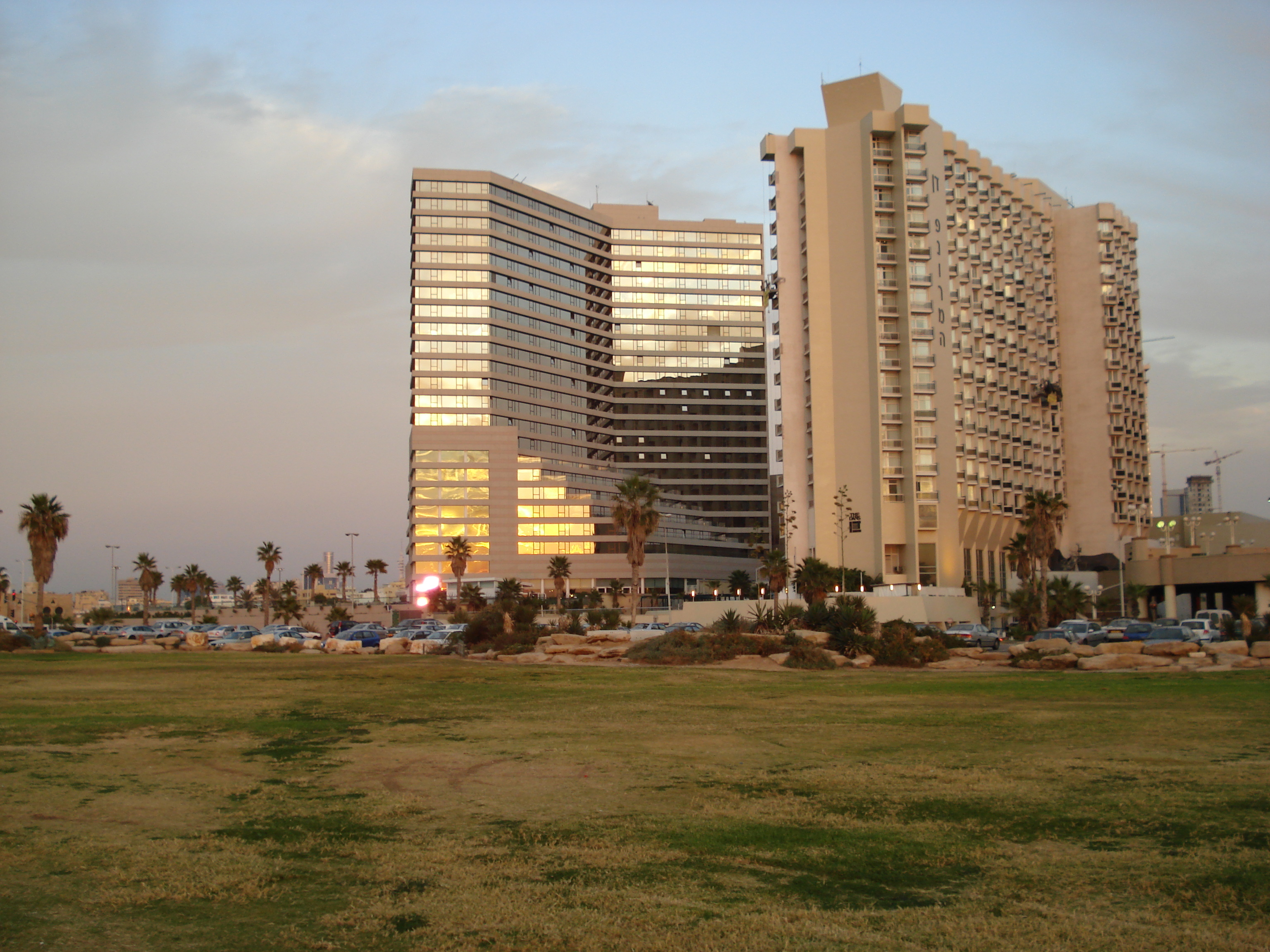 Picture Israel Tel Aviv Tel Aviv Sea Shore 2006-12 59 - Tour Tel Aviv Sea Shore