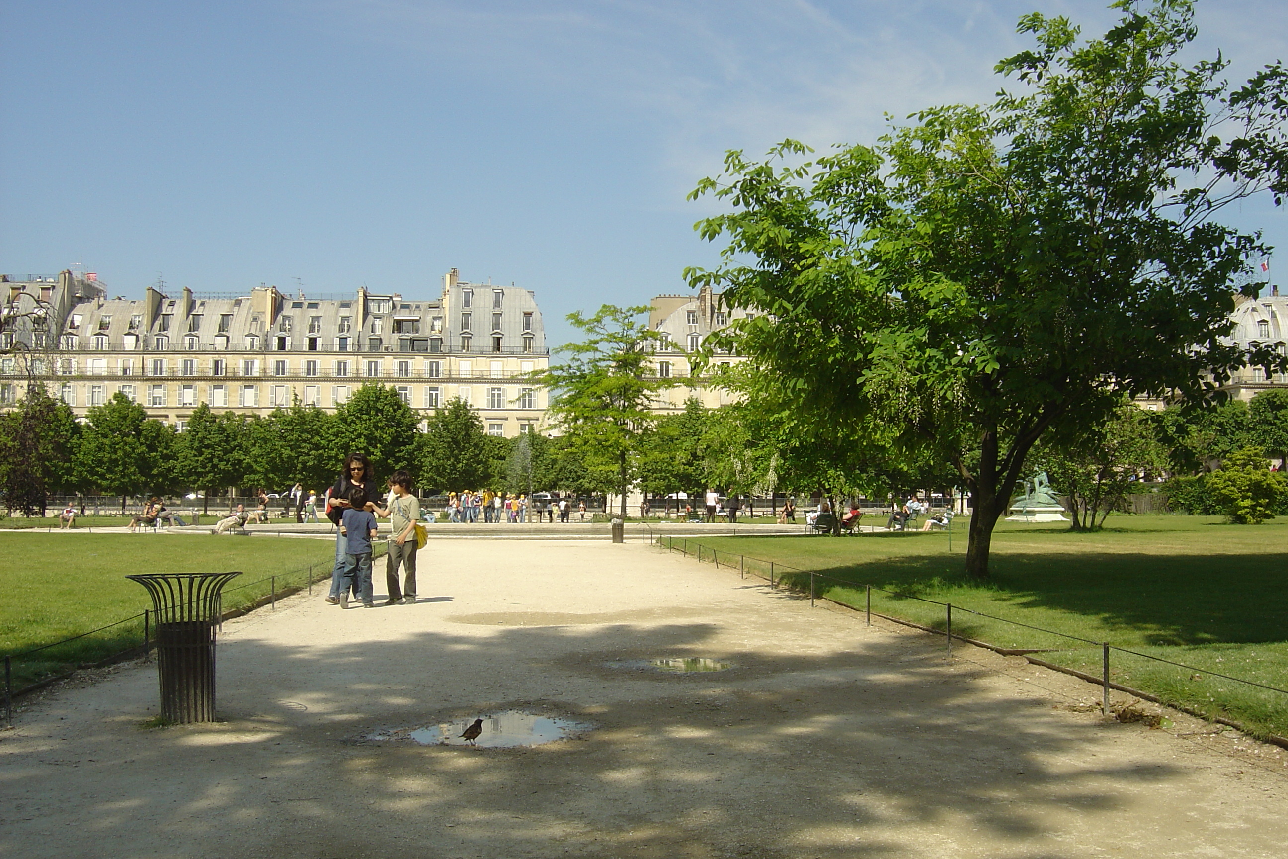 Picture France Paris Garden of Tuileries 2007-05 131 - Discovery Garden of Tuileries