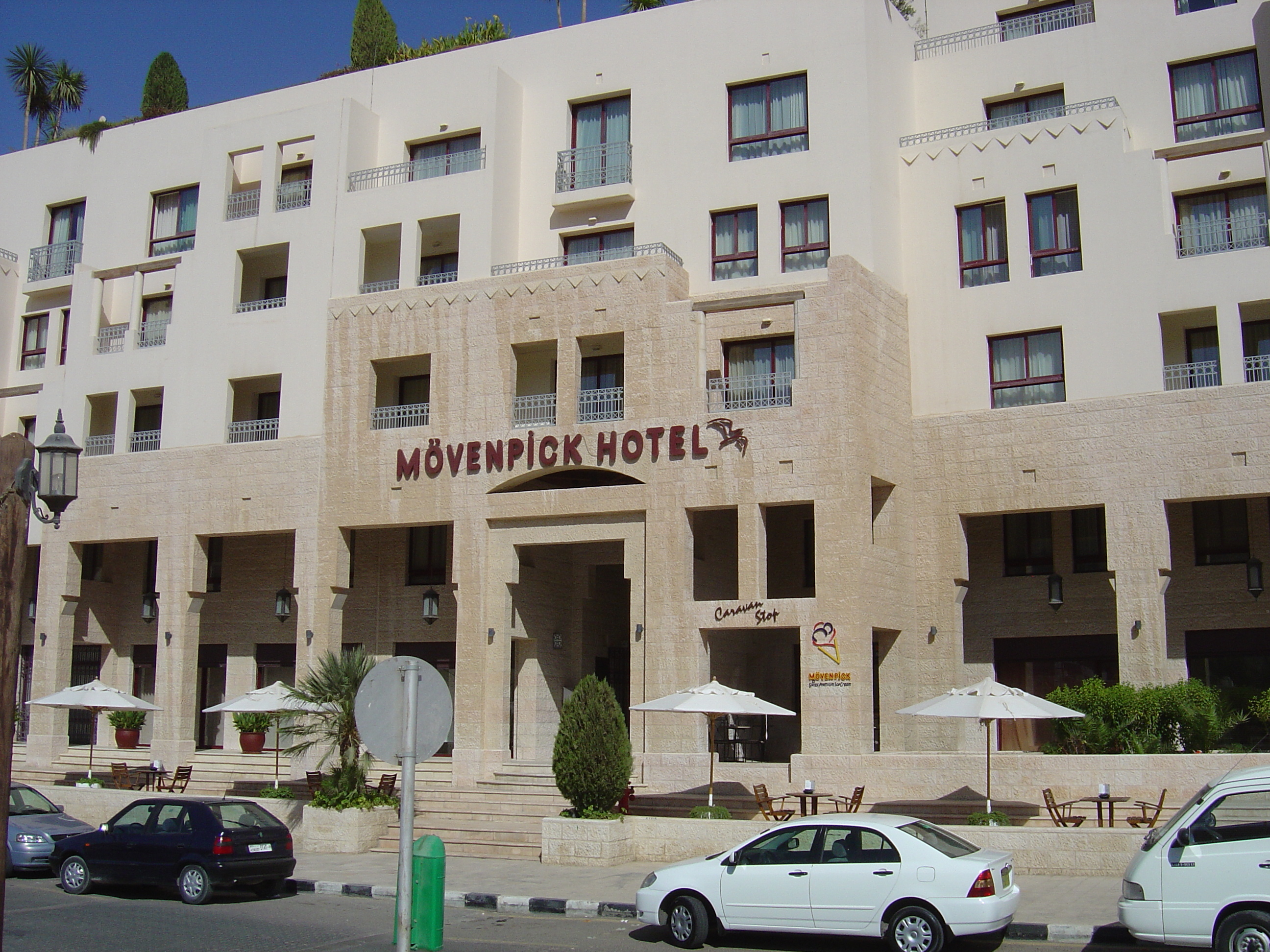 Picture Jordan Petra Movenpick Hotel 2004-10 18 - Center Movenpick Hotel