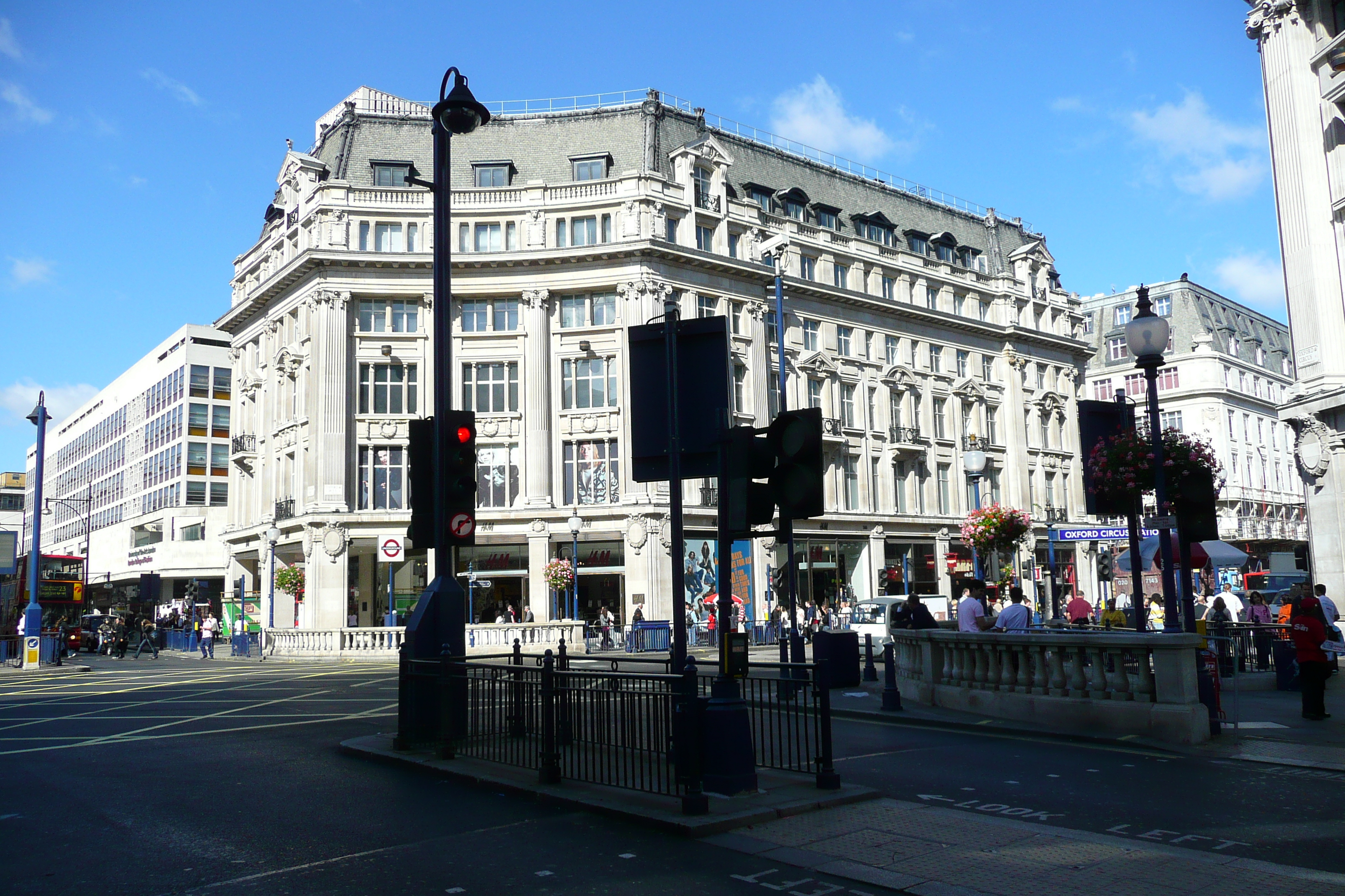 Picture United Kingdom London Oxford Street 2007-09 180 - Around Oxford Street