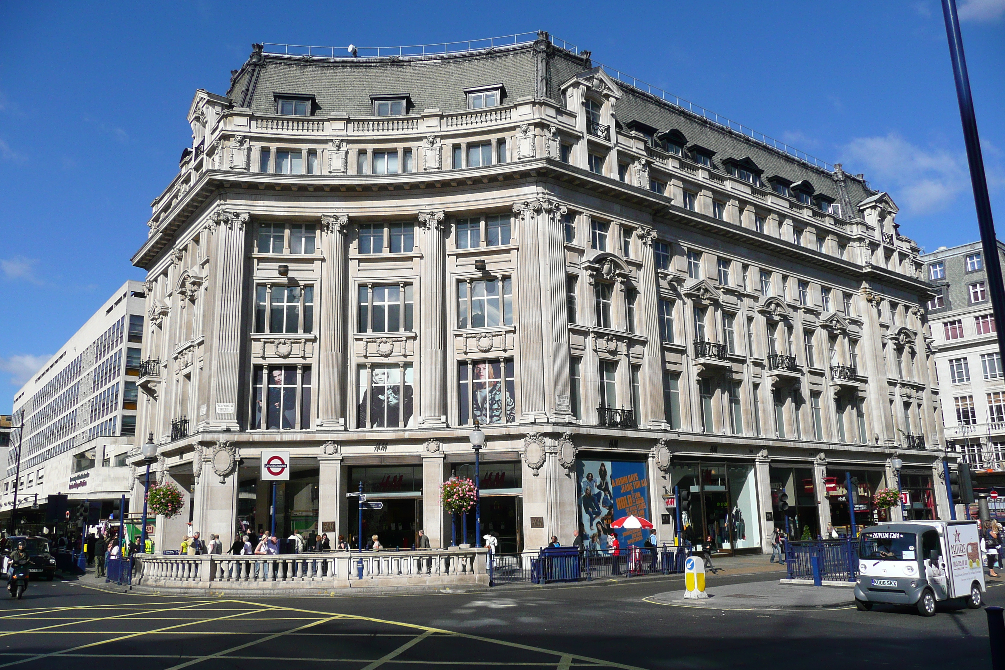 Picture United Kingdom London Oxford Street 2007-09 189 - Recreation Oxford Street