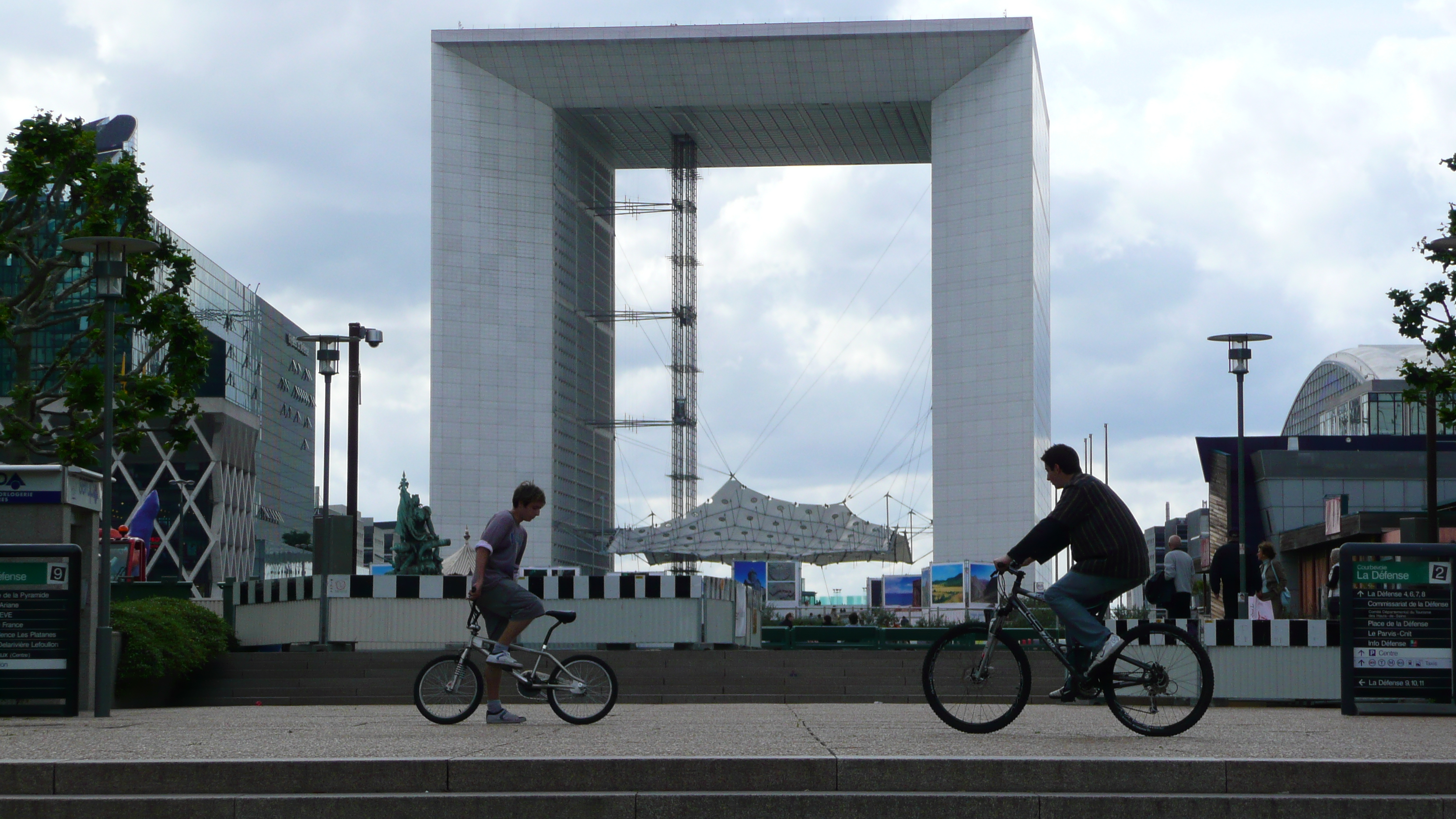 Picture France Paris La Defense 2007-05 195 - Around La Defense