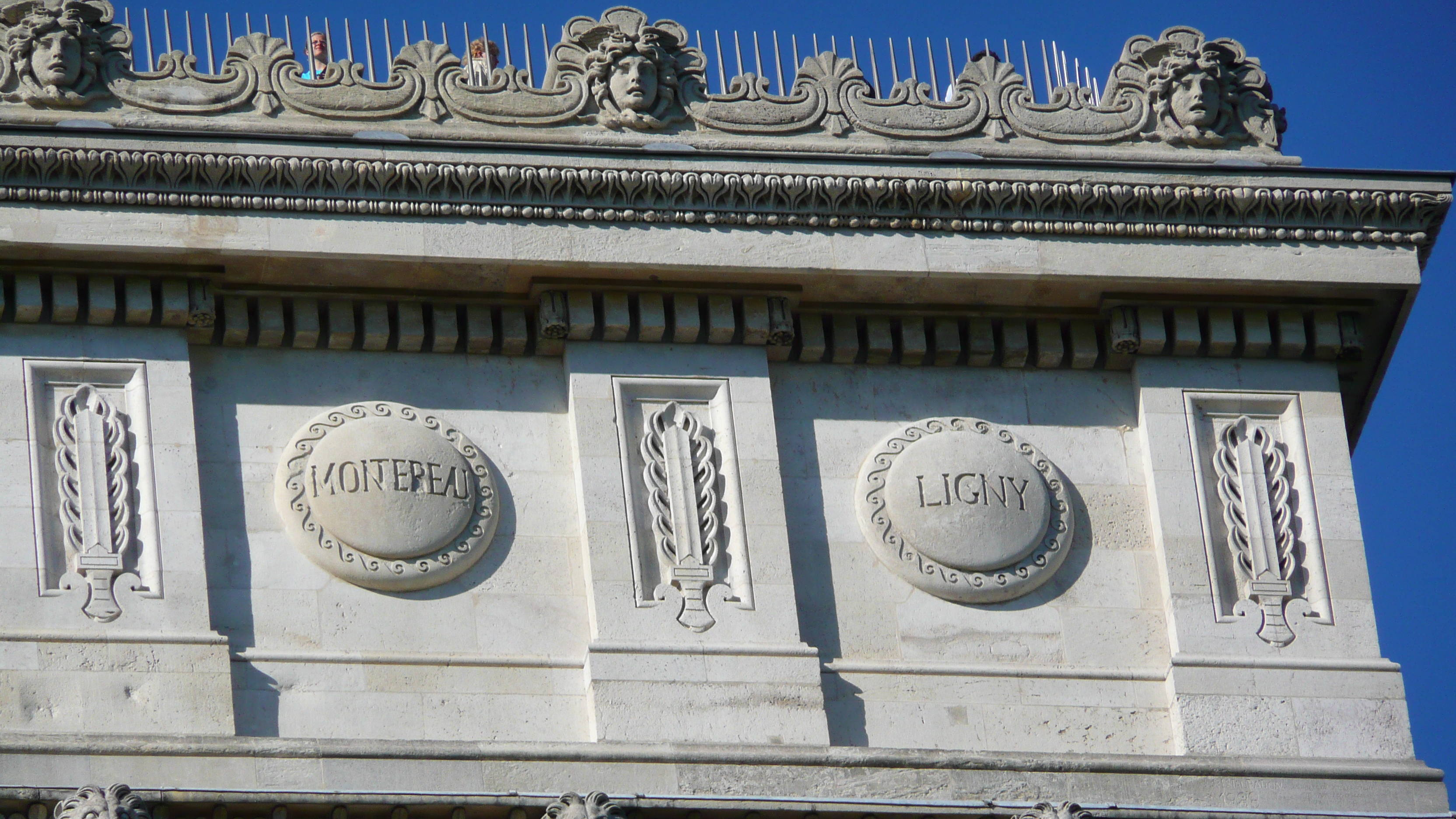 Picture France Paris Etoile and Arc de Triomphe 2007-05 32 - Center Etoile and Arc de Triomphe