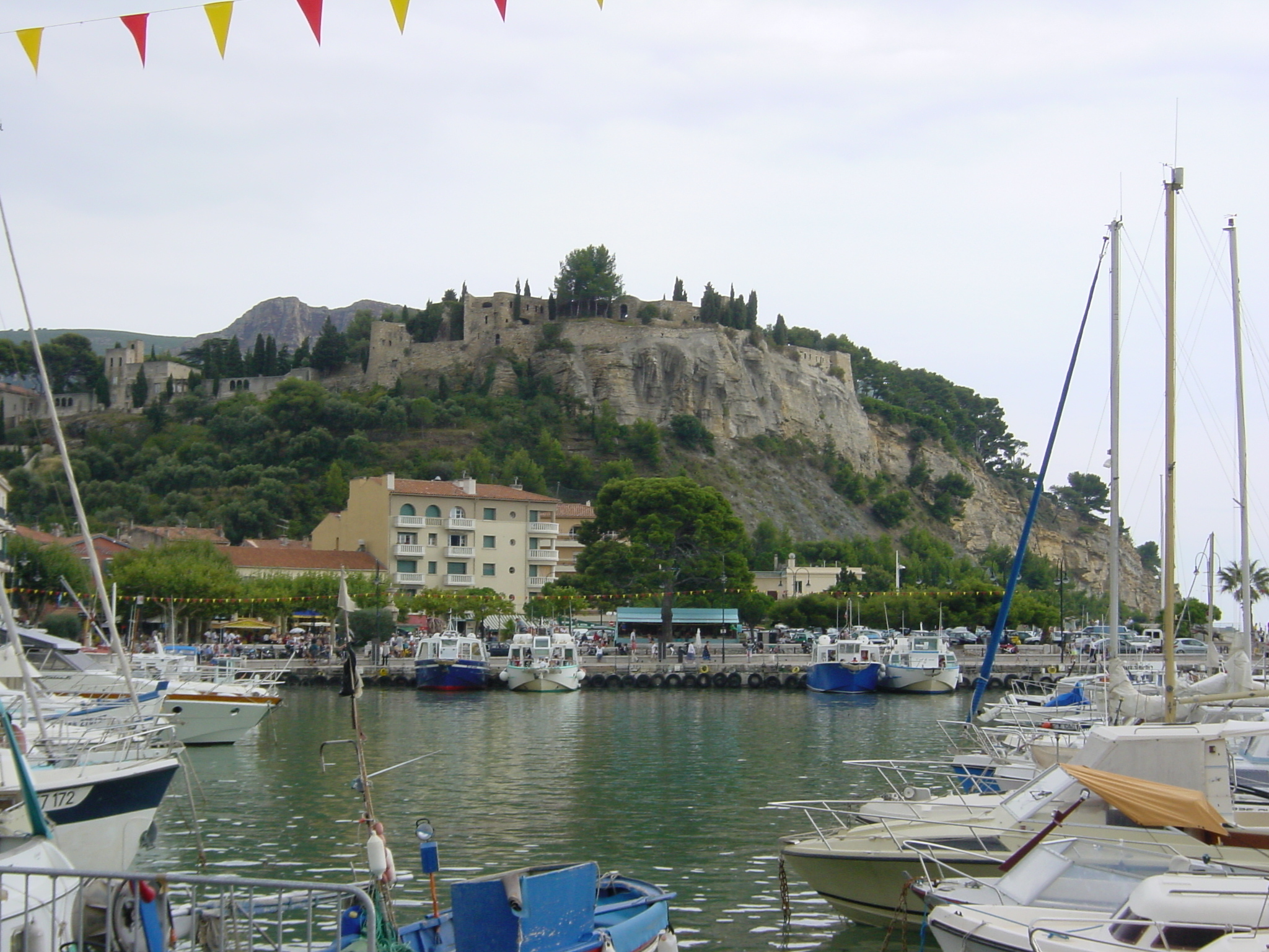 Picture France Cassis 2002-08 23 - History Cassis